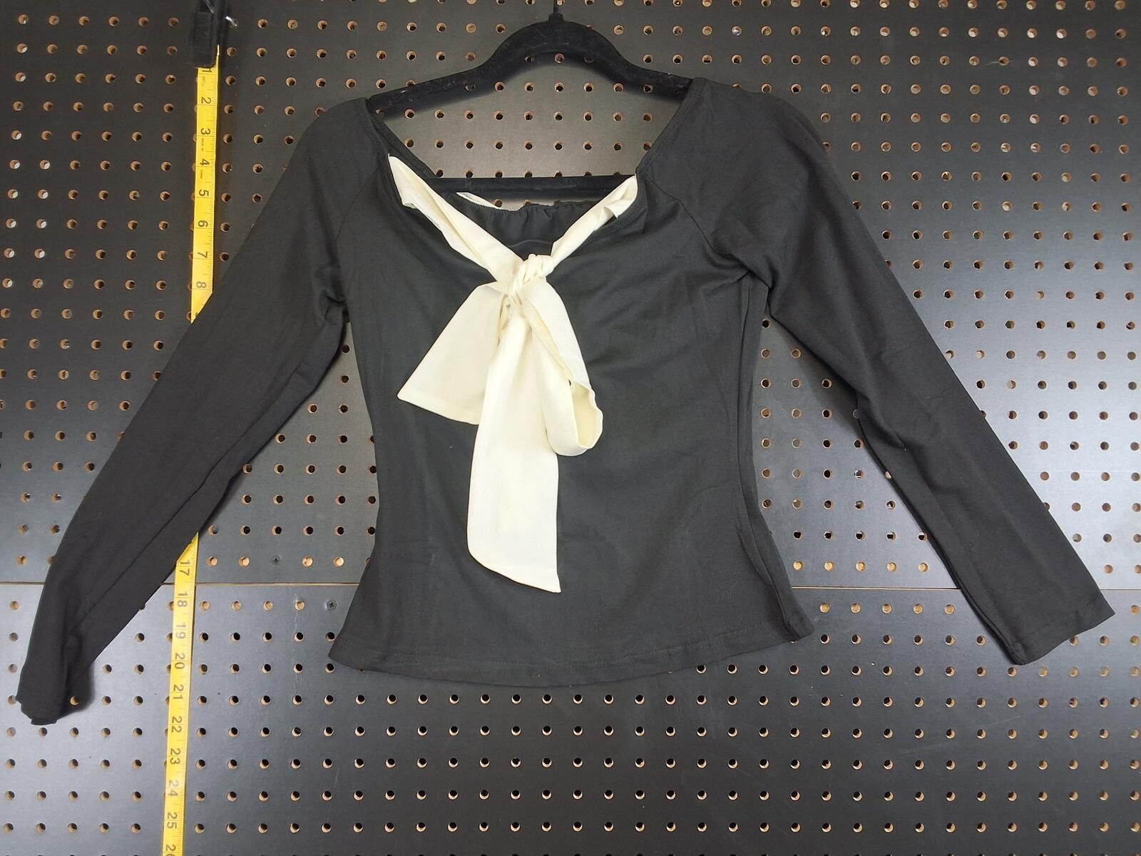 The Unbranded Brand Chic Black Long Sleeve Top with Ivory Bow Accent - Medium Size M / US 6-8 / IT 42-44 - 2 Thumbnail
