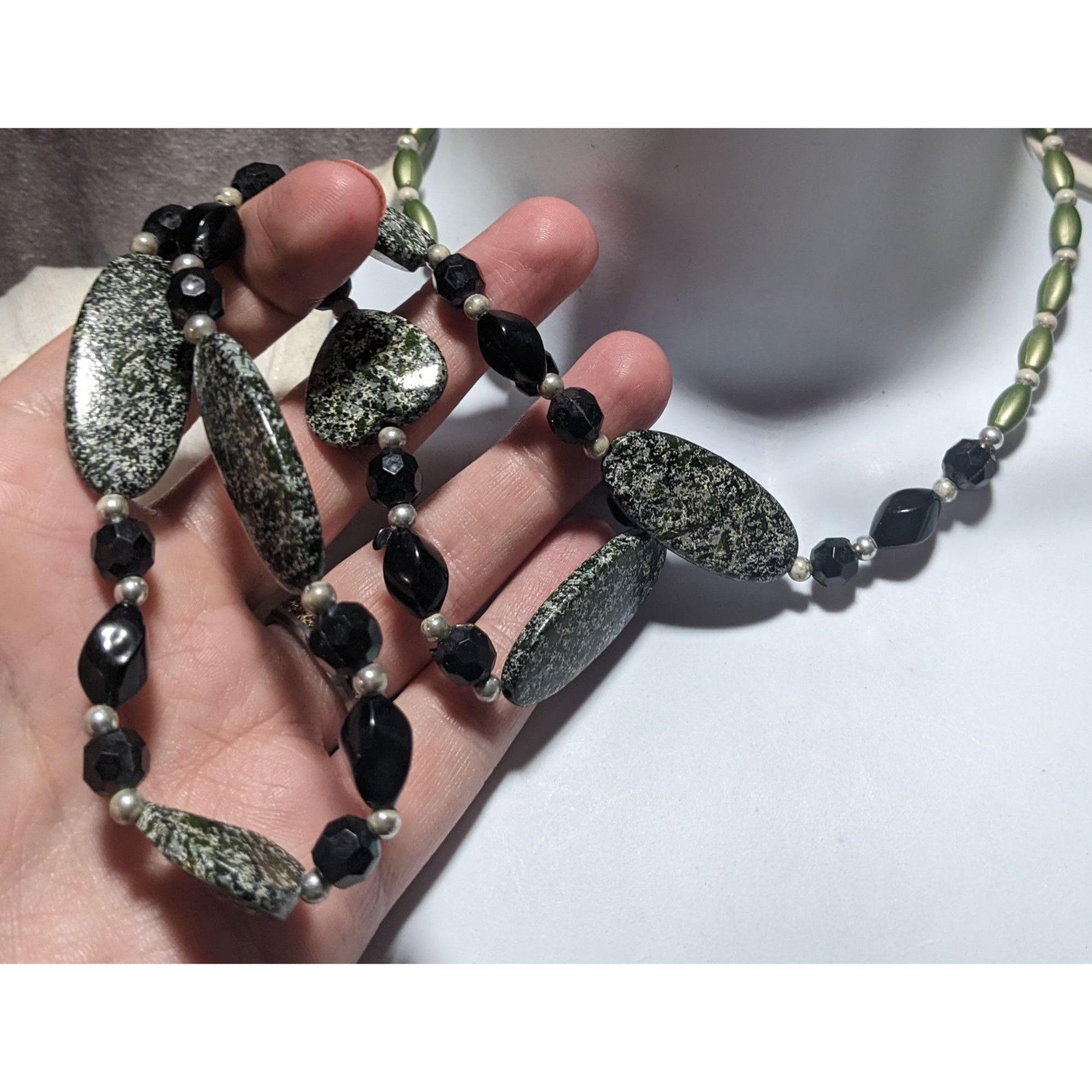 Other Green & Black Speckled Beaded Necklace Size ONE SIZE - 7 Thumbnail