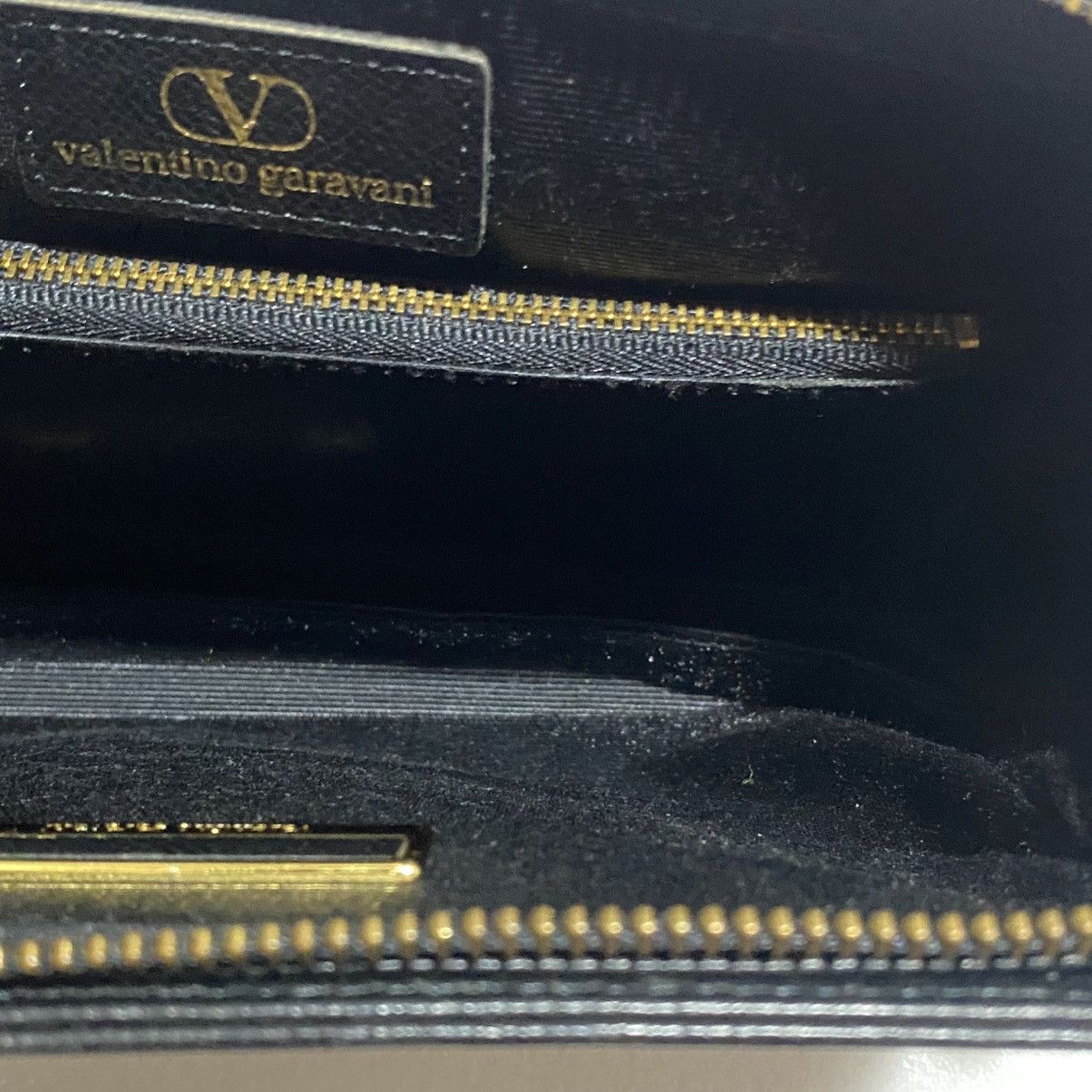 Valentino Valentino Garavani Clutch Black Leather Size ONE SIZE - 12 Thumbnail
