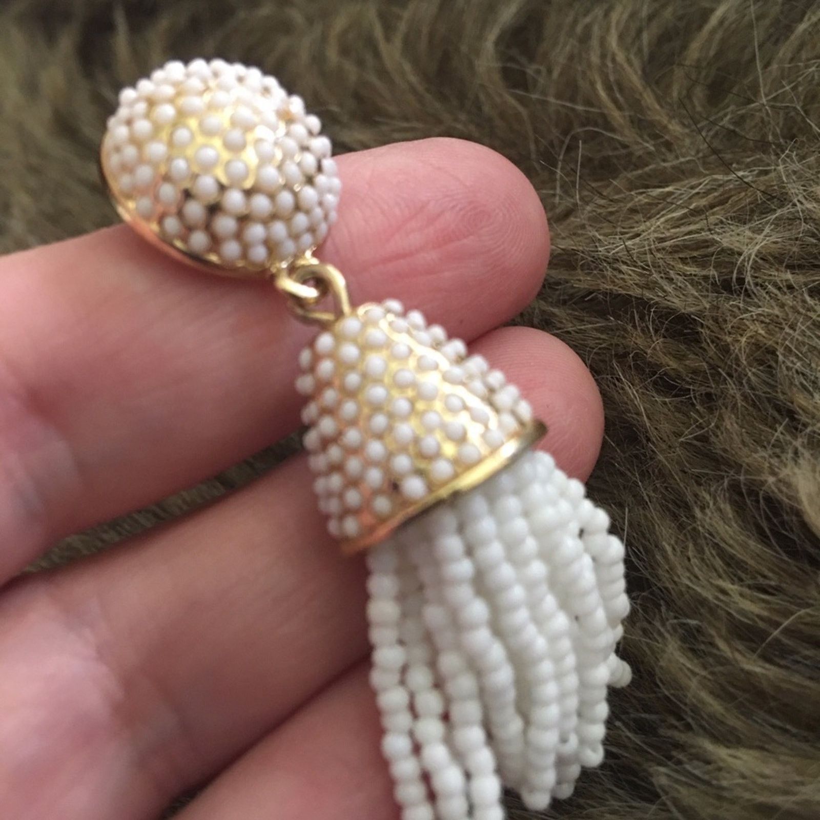 Vintage Vintage white seed bead tassel pierced earrings Size ONE SIZE - 3 Thumbnail