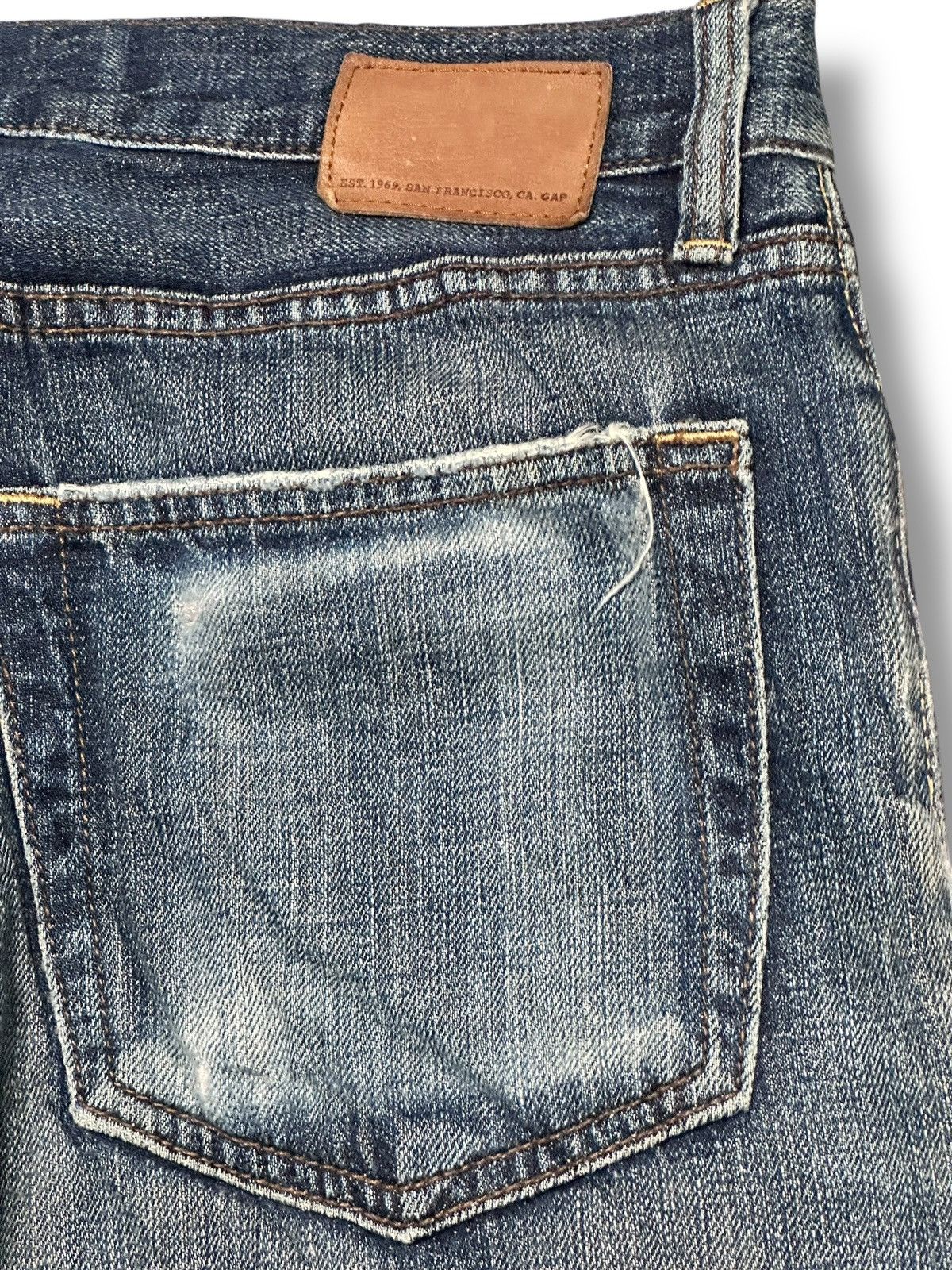 Gap GAP Vintage Straight Loose Distressed Jeans With Faded Wash Size US 31 - 8 Thumbnail
