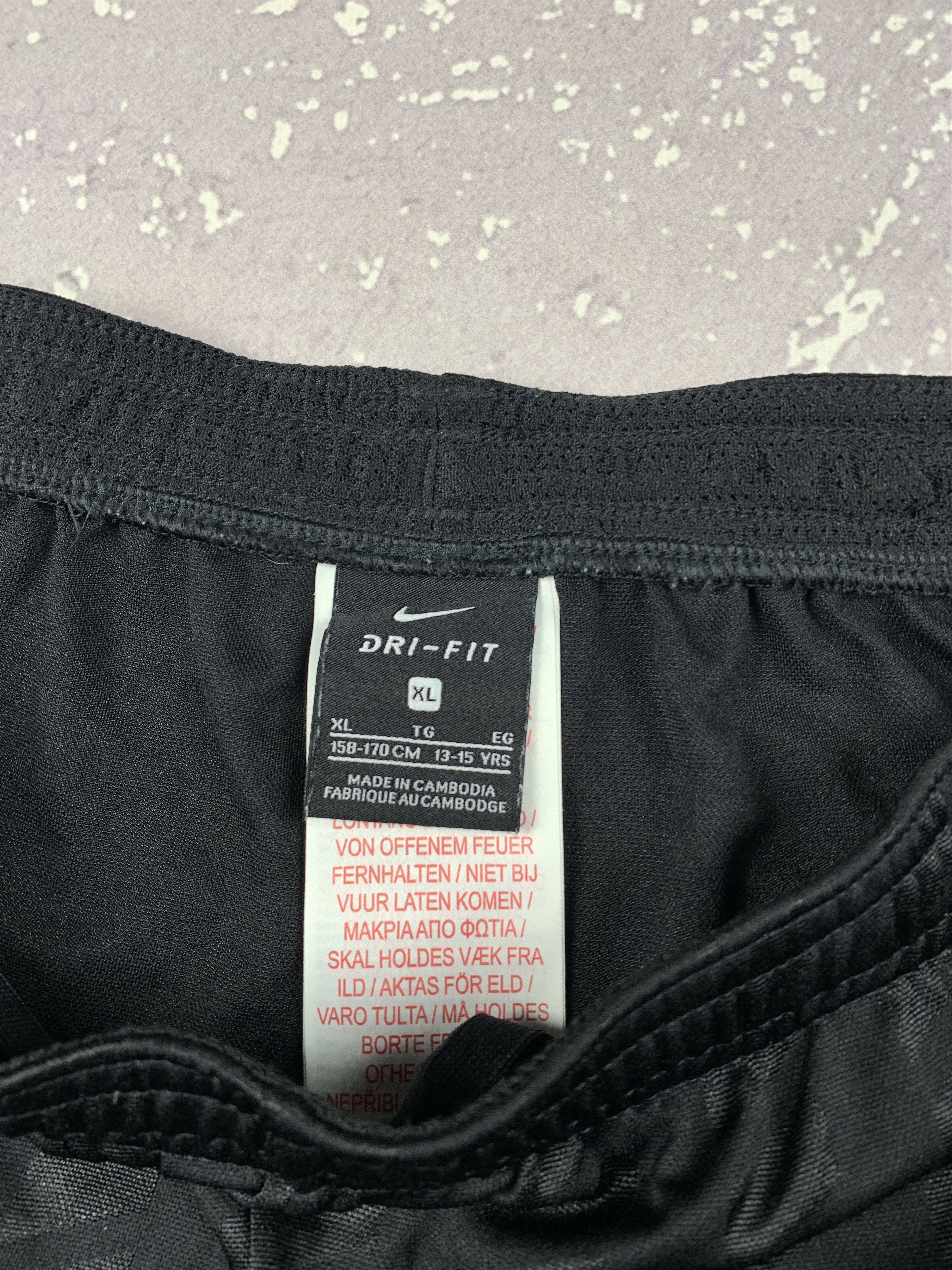 Nike × Vintage Vintage Y2K Nike Swoosh Soccer Shorts Mens S Black Size US 30 / EU 46 - 4 Thumbnail