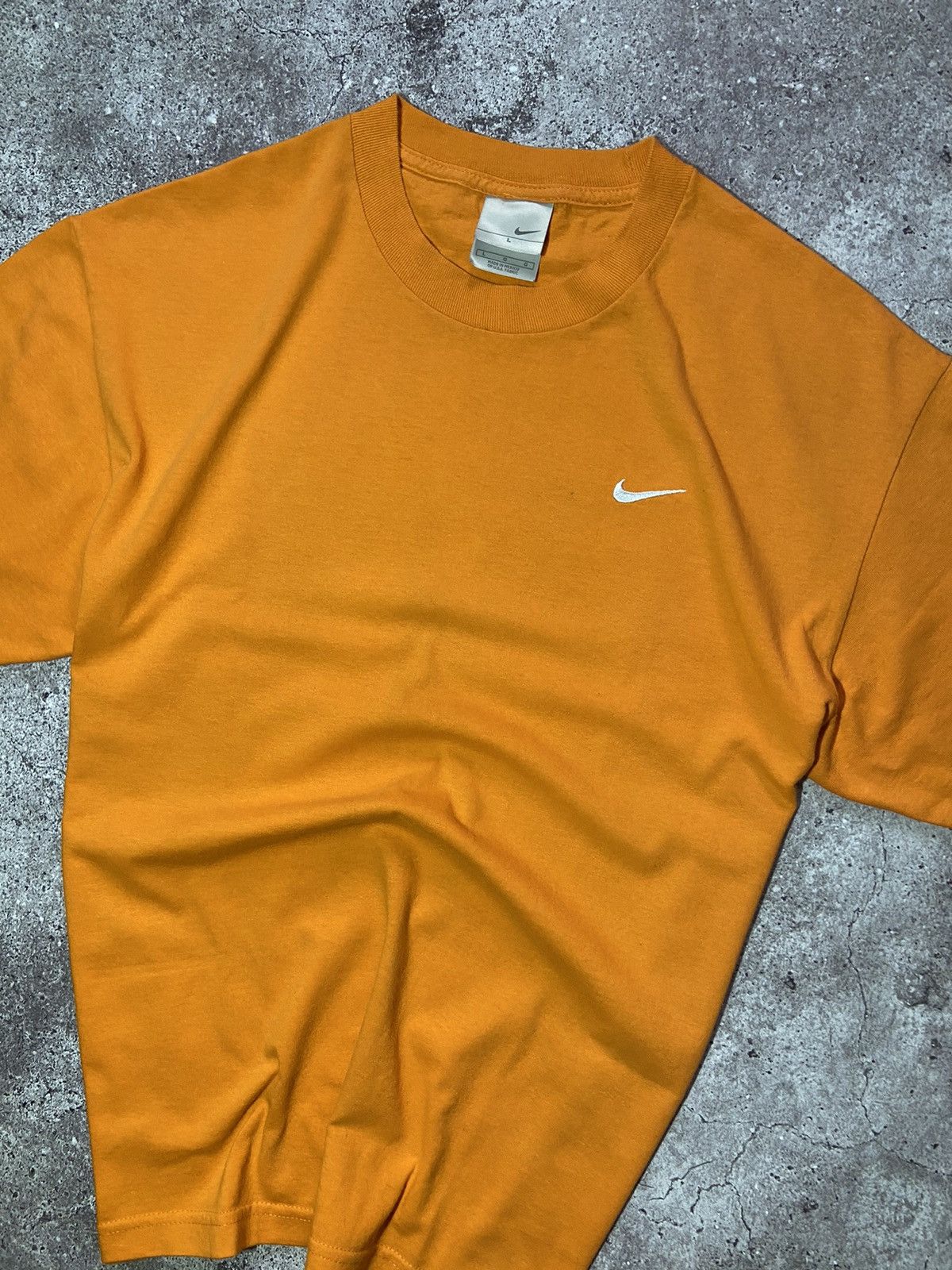 Other 💥Nike vintage orange mini swoosh rare y2k t-shirt‼️ Size US L / EU 52-54 / 3 - 2 Thumbnail