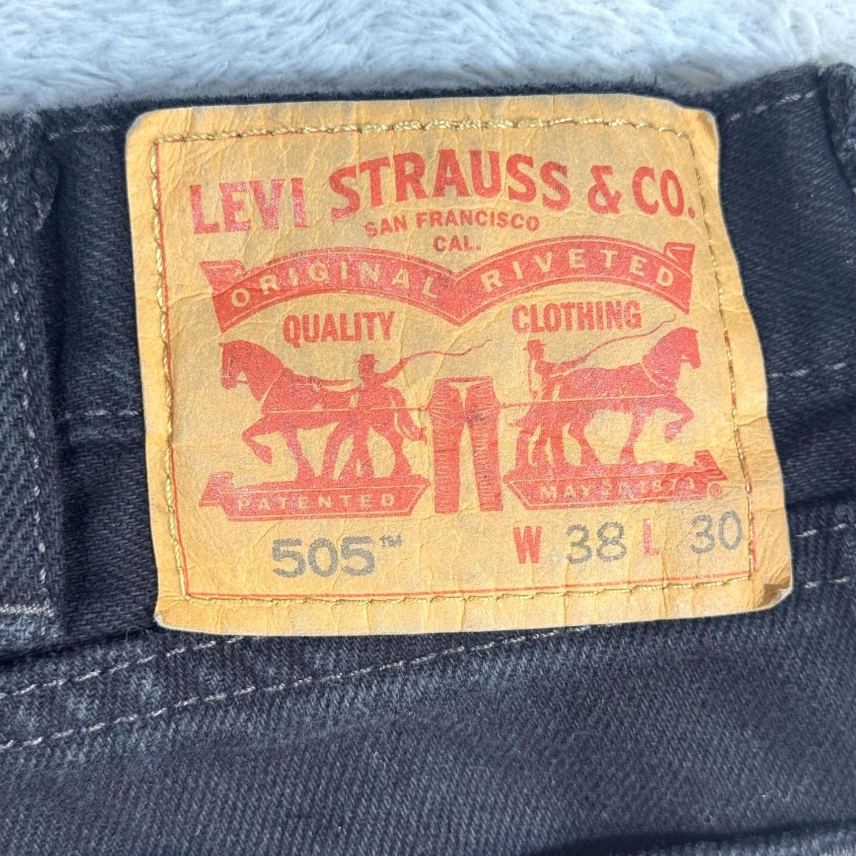 Levi's Levis 505 Jeans Mens 38x30 Black Straight Leg Denim Classic Fit 100% Cotton Regular Waist 30 Inseam 9-12 Rise Zipper Button Pockets Logo 5-Pocket Size US 38 / EU 54 - 3 Thumbnail