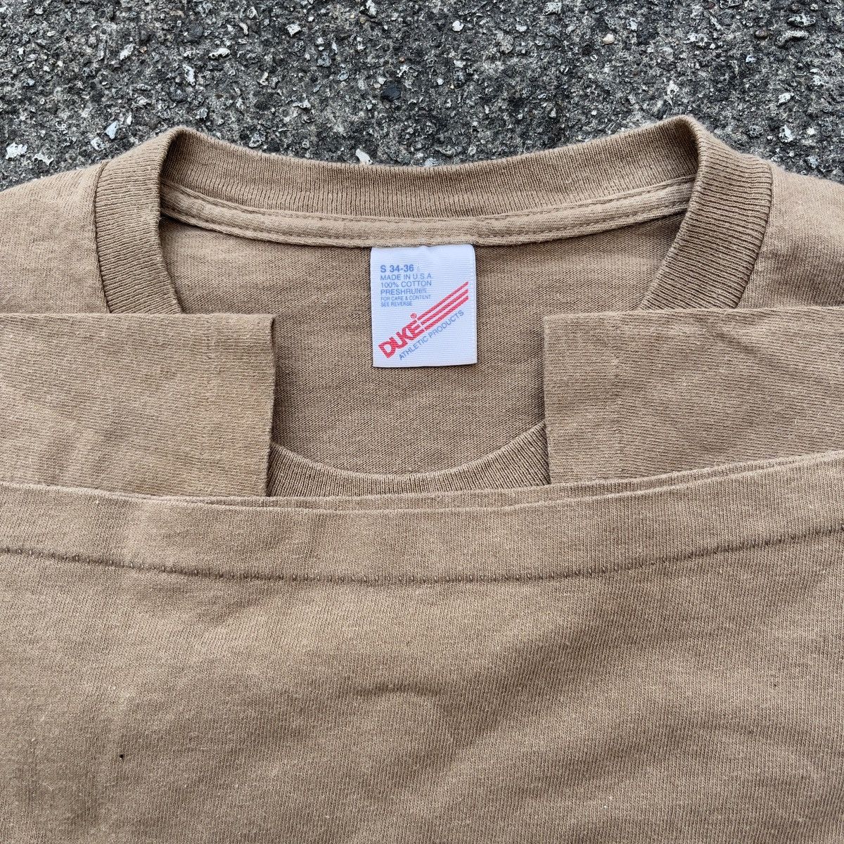 Vintage Vtg 90s DUKE ATHLETIC Faded Brown Single Stitch Shirt Size US S / EU 44-46 / 1 - 3 Thumbnail