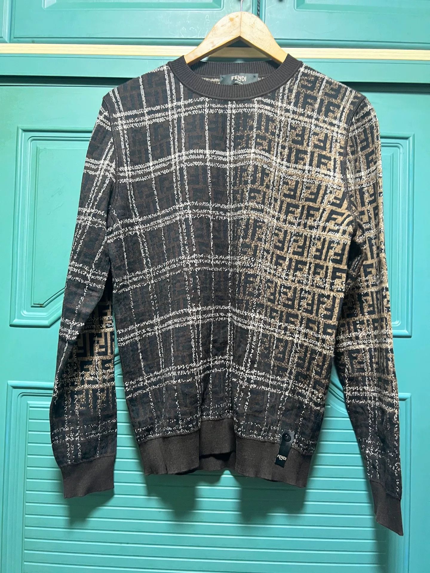 Fendi Fendi Gradient Pattern Wool Sweater for Men Size US L / EU 52-54 / 3 - 1 Thumbnail