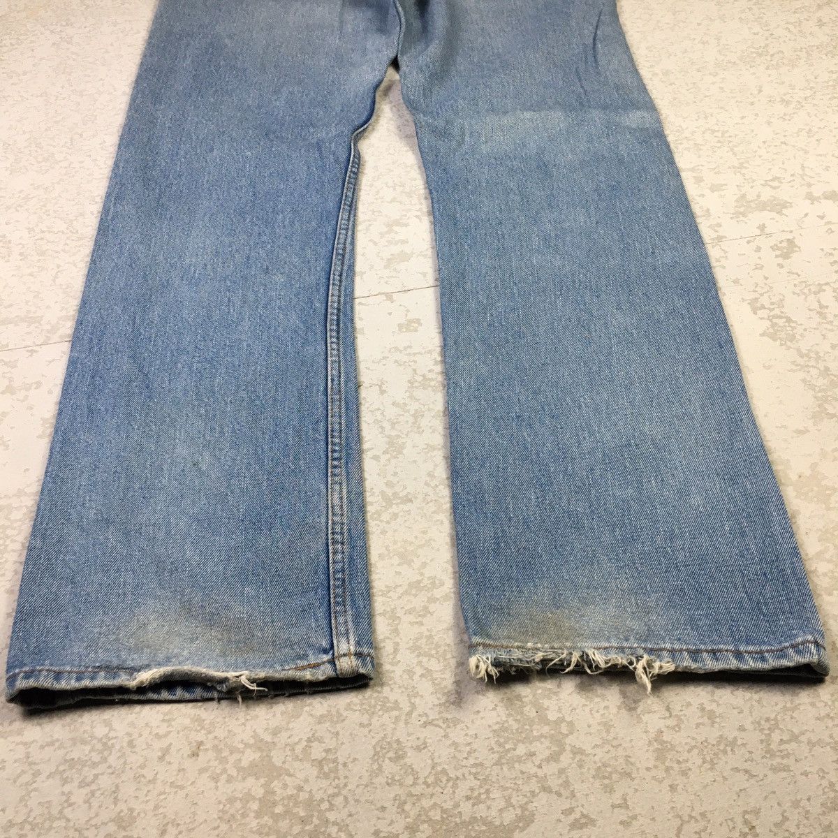 Levi's × Vintage Levis 505 Straight Fit Light Blue Jeans Size US 35 - 4 Thumbnail