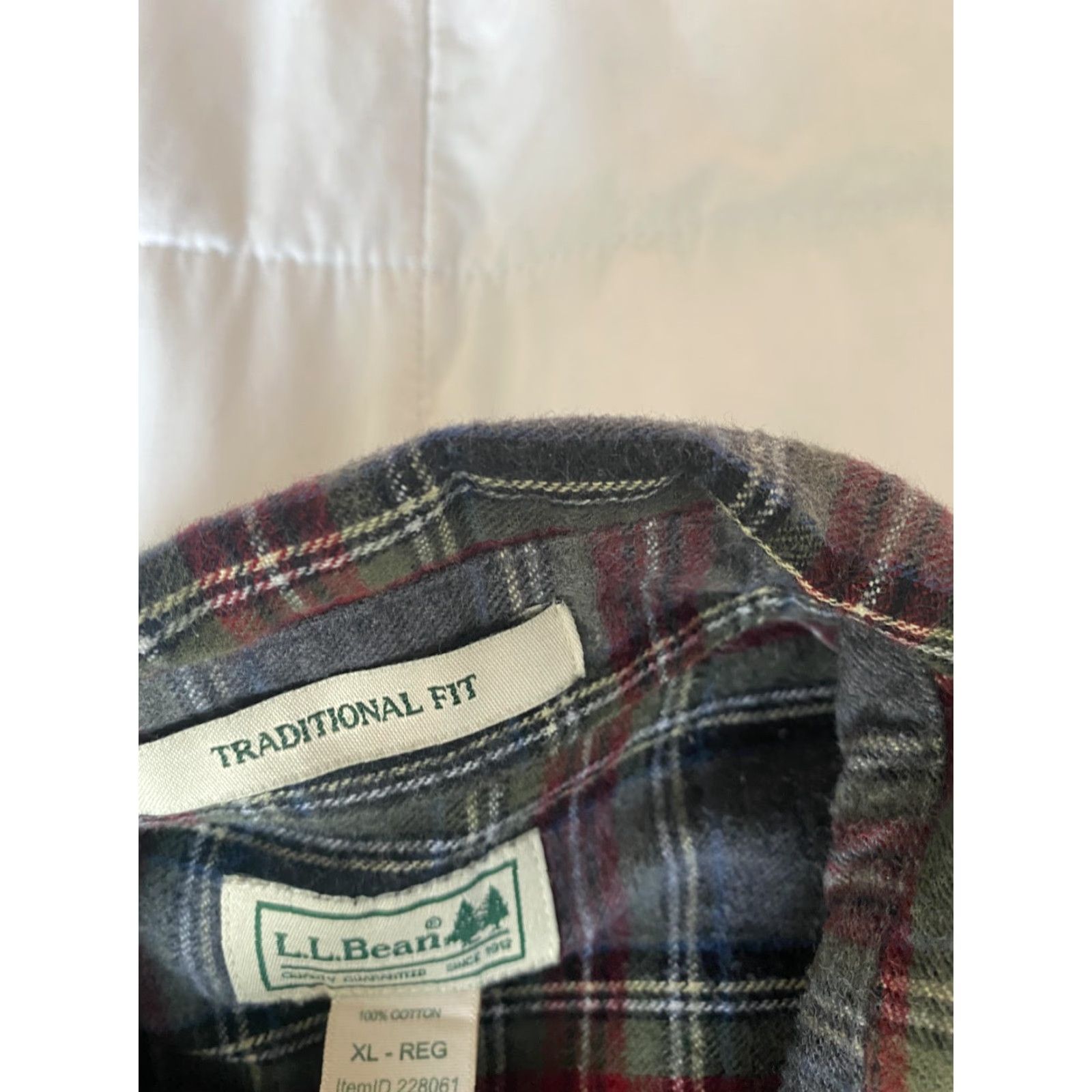 Vintage LL Bean Shirt Mens XL Gray Red Plaid Flannel Traditional Fit Button Up Pocket Size US XL / EU 56 / 4 - 7 Thumbnail