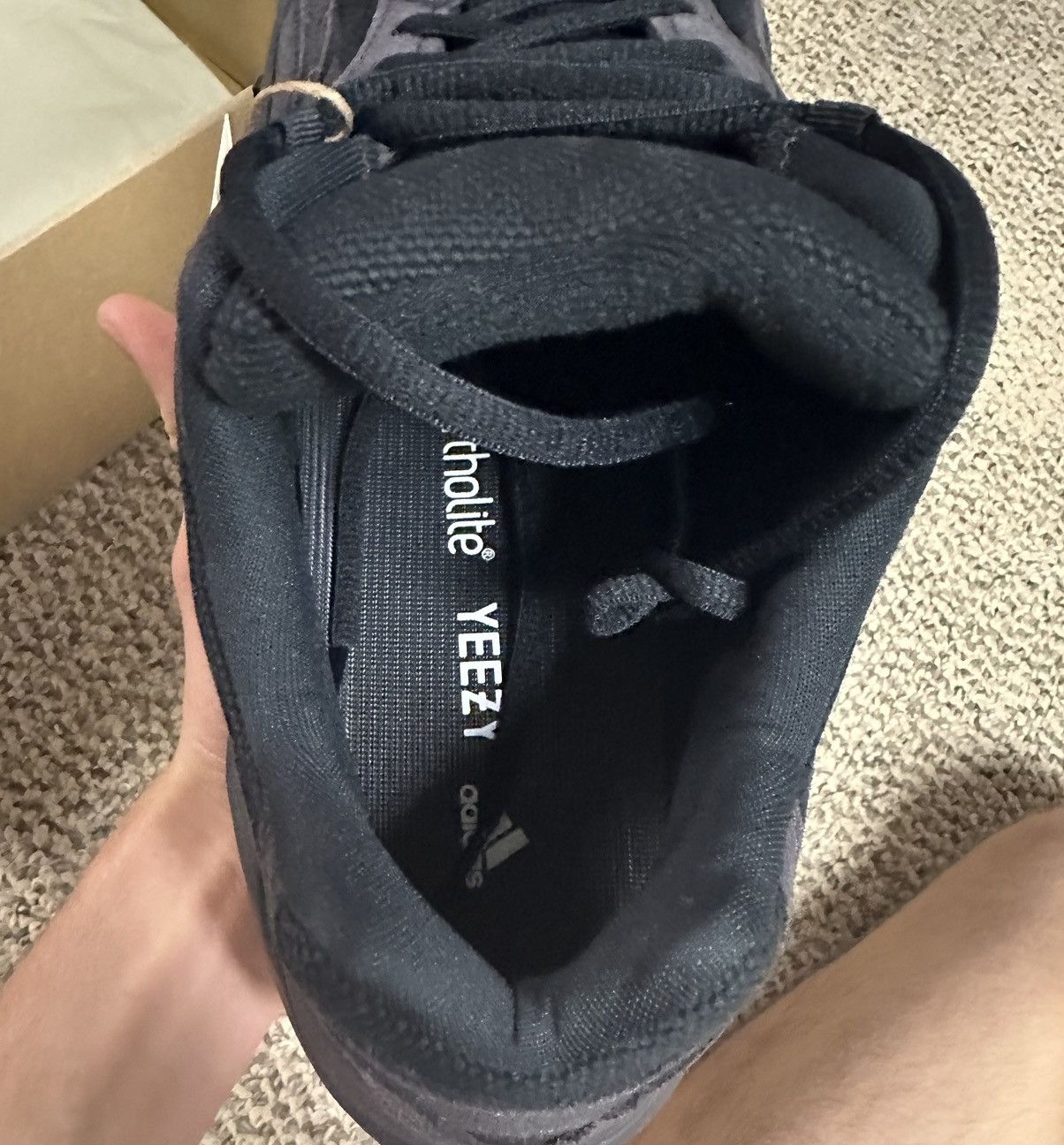 Adidas Yezzy Boost 700 v2 Vanta Size US 10.5 / EU 43-44 - 10 Thumbnail