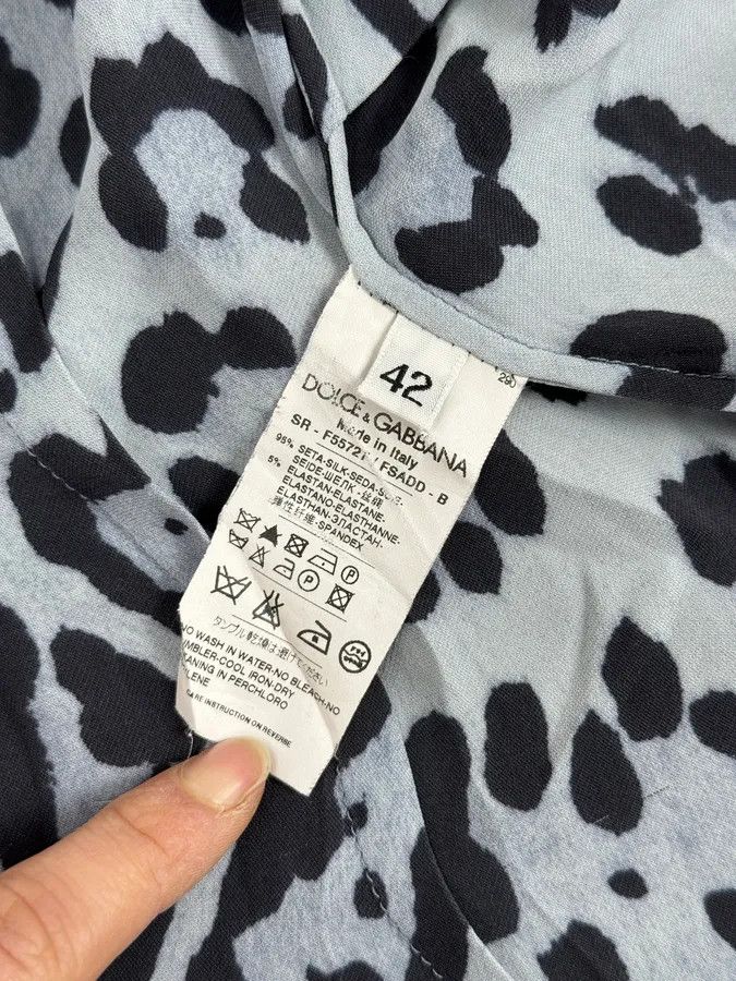 Dolce & Gabbana 2000s Dolce & Gabbana Blue & Black Leopard Silk Shirt Size XS / US 0-2 / IT 36-38 - 10 Thumbnail