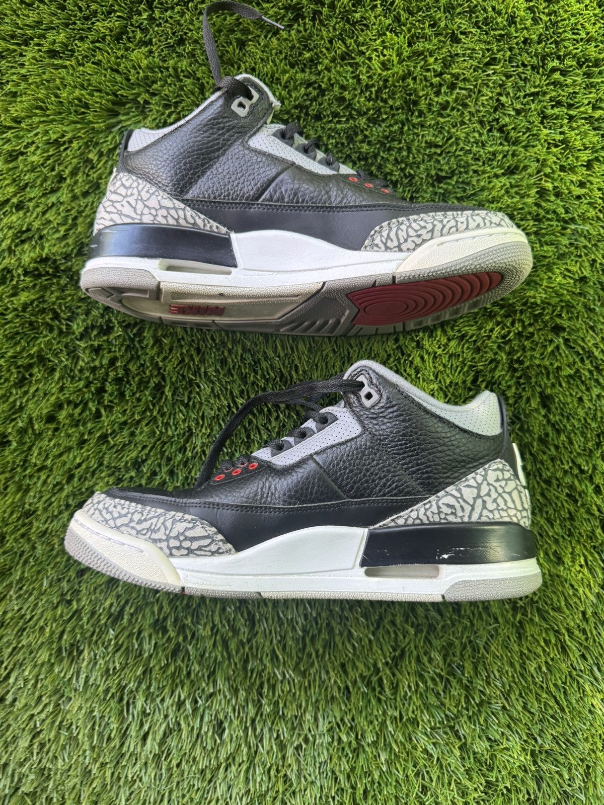 Nike Air Jordan 3 Retro OG Size US 8.5 / EU 41-42 - 2 Thumbnail