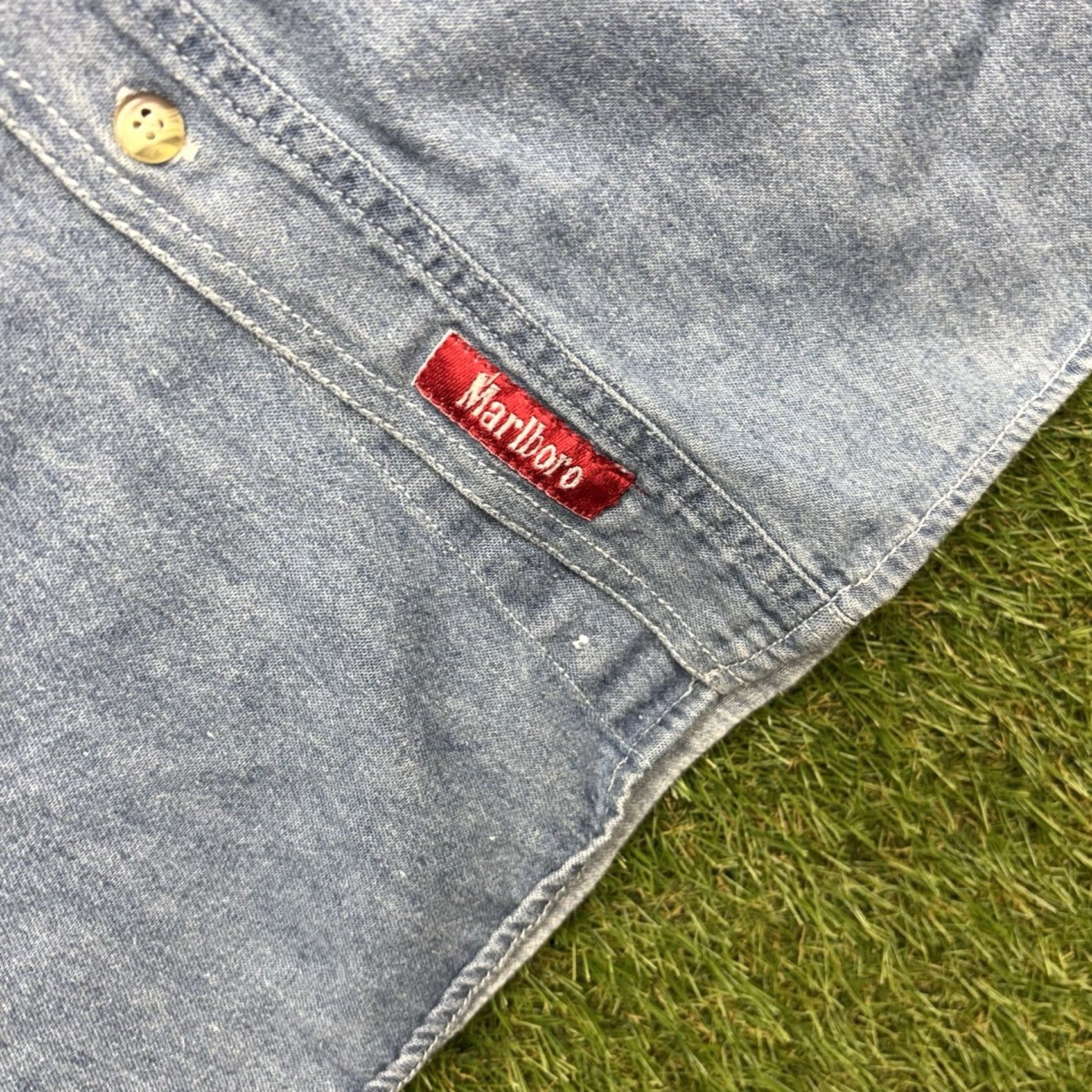 Marlboro VINTAGE Marlboro Shirt Mens XL Chambray Denim Button Front Western 90s Blue Cotton Denim Long Sleeve Regular Mens Size US XL / EU 56 / 4 - 5 Thumbnail