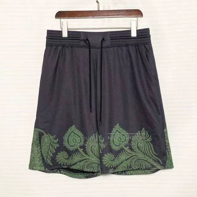 Givenchy Givenchy size S Printed Shorts Size US 27 - 1 Thumbnail
