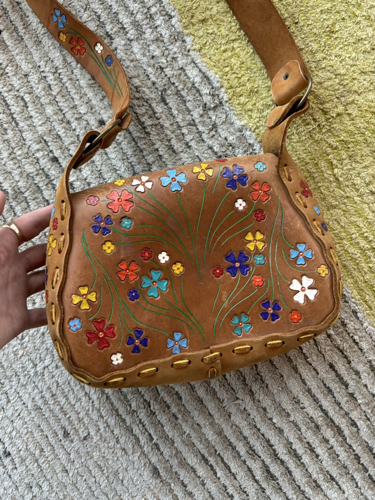 Cowboy Equipment 1970s Vintage Tooled Leather Bag Crossbody Messenger Purse Size ONE SIZE - 3 Thumbnail