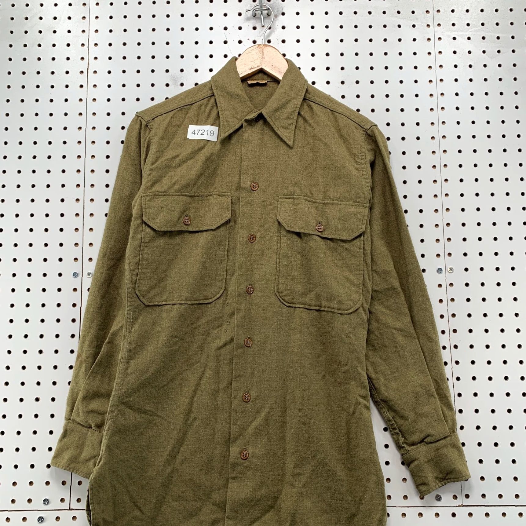Olive VINTAGE WWII Army Wool Button Shirt Mens 14/32 Fits Mens Small Olive Green Shirt Mens XS Green Army 1940s Size US XS / EU 42 / 0 - 4 Thumbnail