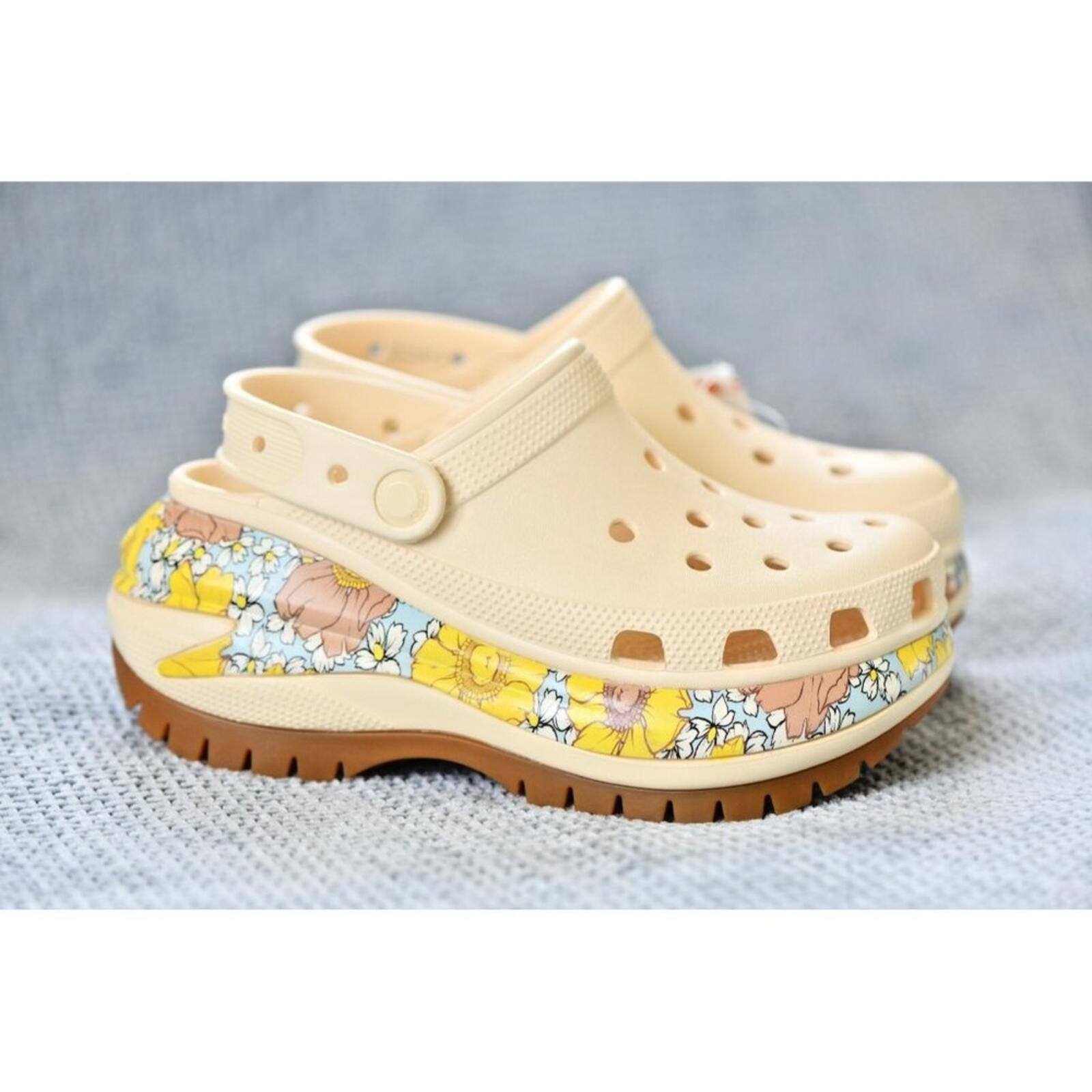 Crocs Crocs Mega Crush Clog Vanilla/Multi Retro Floral Size US 5 / IT 35 - 10 Thumbnail