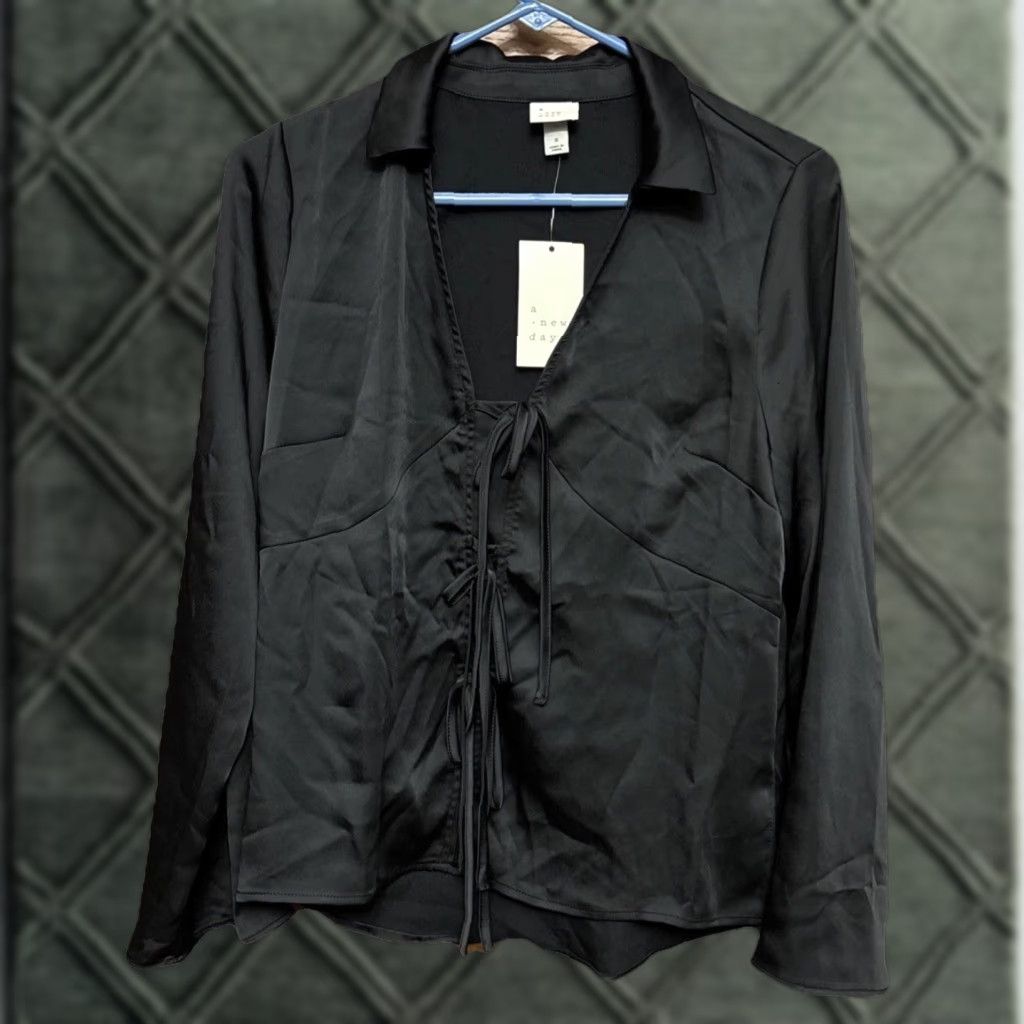 Vintage A New Day Shirt Womens S Black Tie-front V-Neck Long Sleeve Satin Blouse NWT Size S / US 4 / IT 40 - 1 Thumbnail