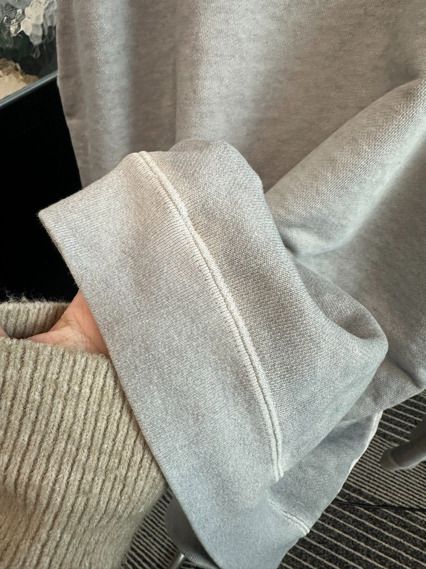 Maison Margiela Maison Margiela Gray relief embroidered pattern logo sweats Size US L / EU 52-54 / 3 - 6 Thumbnail