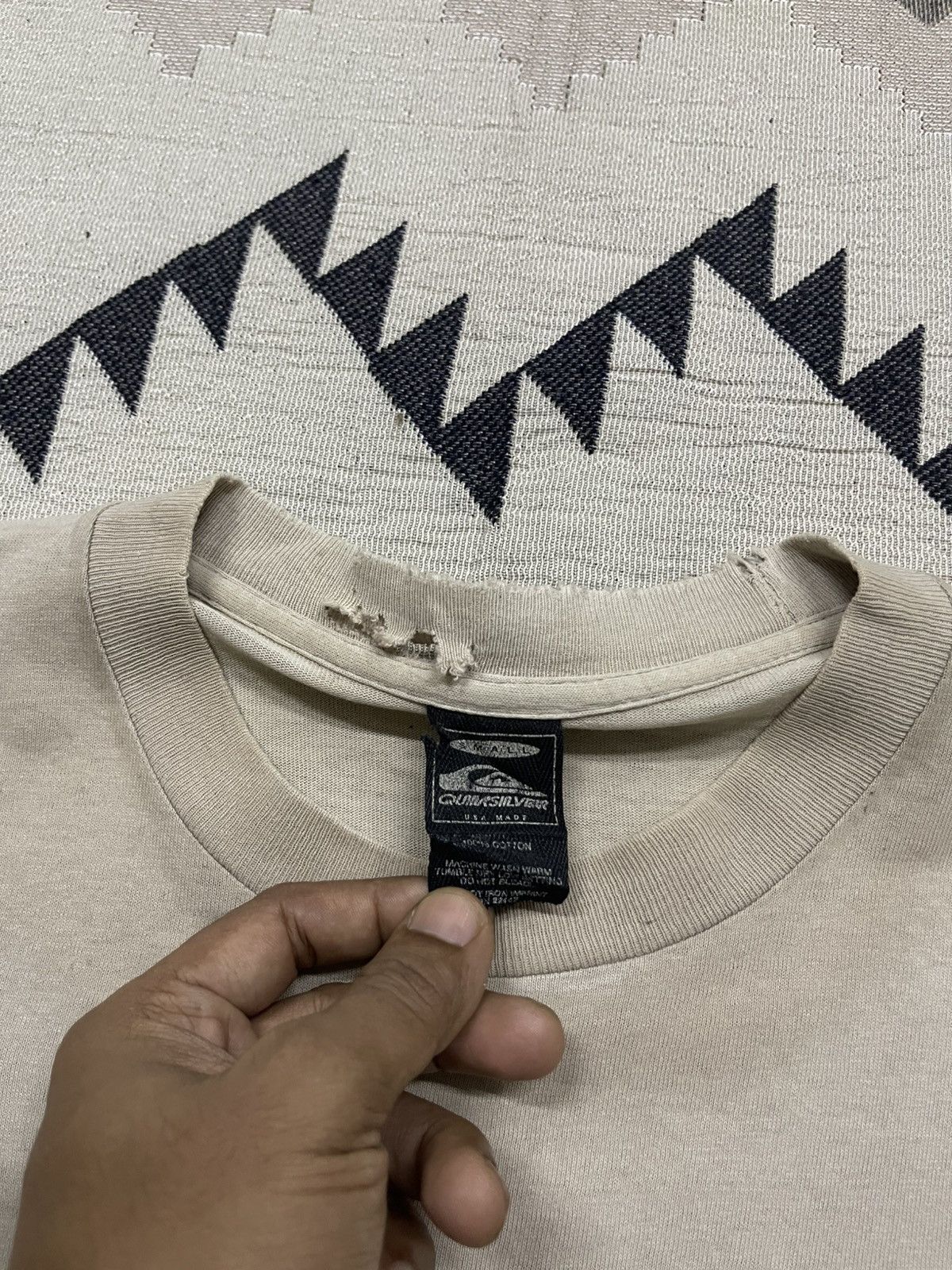 Quiksilver 1990s QUICKSILVER “HAWAIIAN BOARDRIDERS” SUNFADED DISTRESSED Size US S / EU 44-46 / 1 - 16 Thumbnail