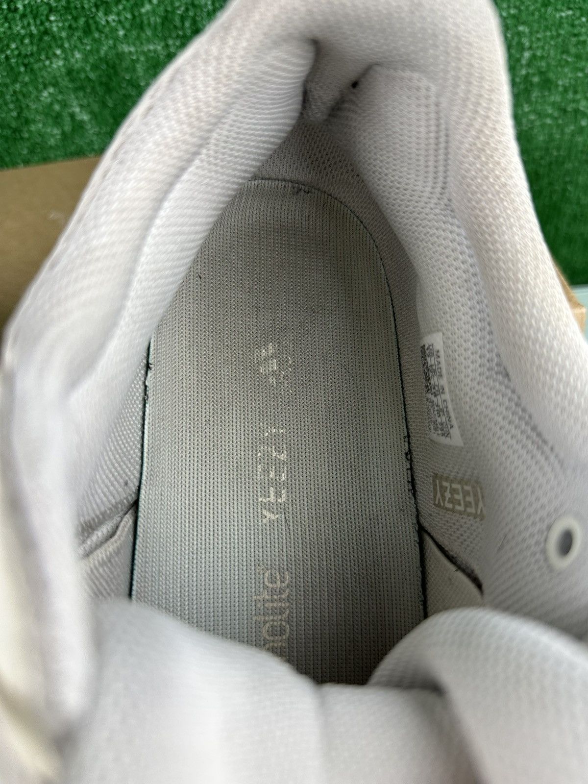 Yeezy adidas Yeezy Boost 700 Low Analog size 13 Size US 13 / EU 46 - 5 Thumbnail
