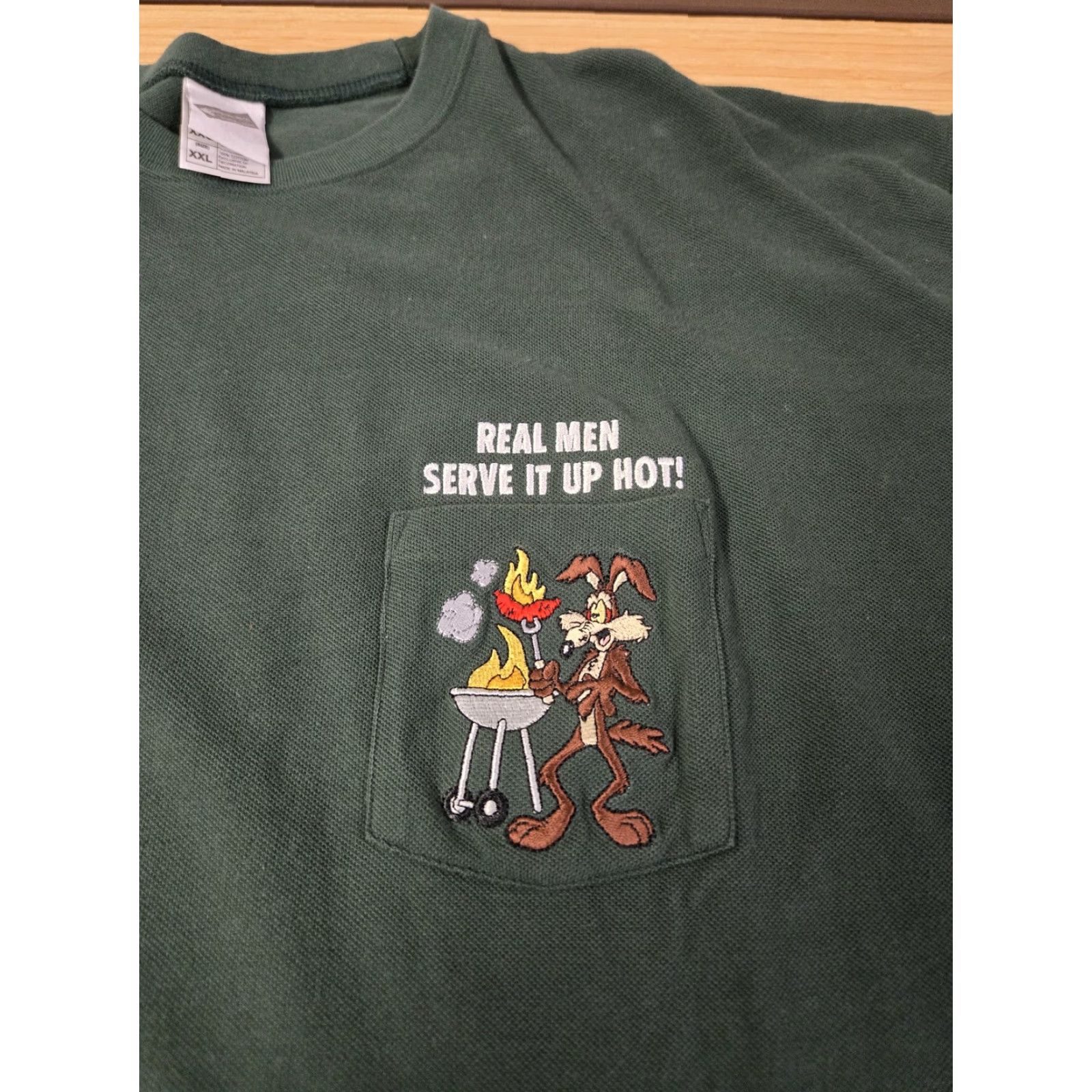 Vintage VINTAGE not applicable; create final: Warner Bros Looney Tunes Wile E. Coyote Shirt Mens 2XL Green Short Sleeve Graphic Print Crew Neck Cotton BBQ Size US XXL / EU 58 / 5 - 2 Thumbnail