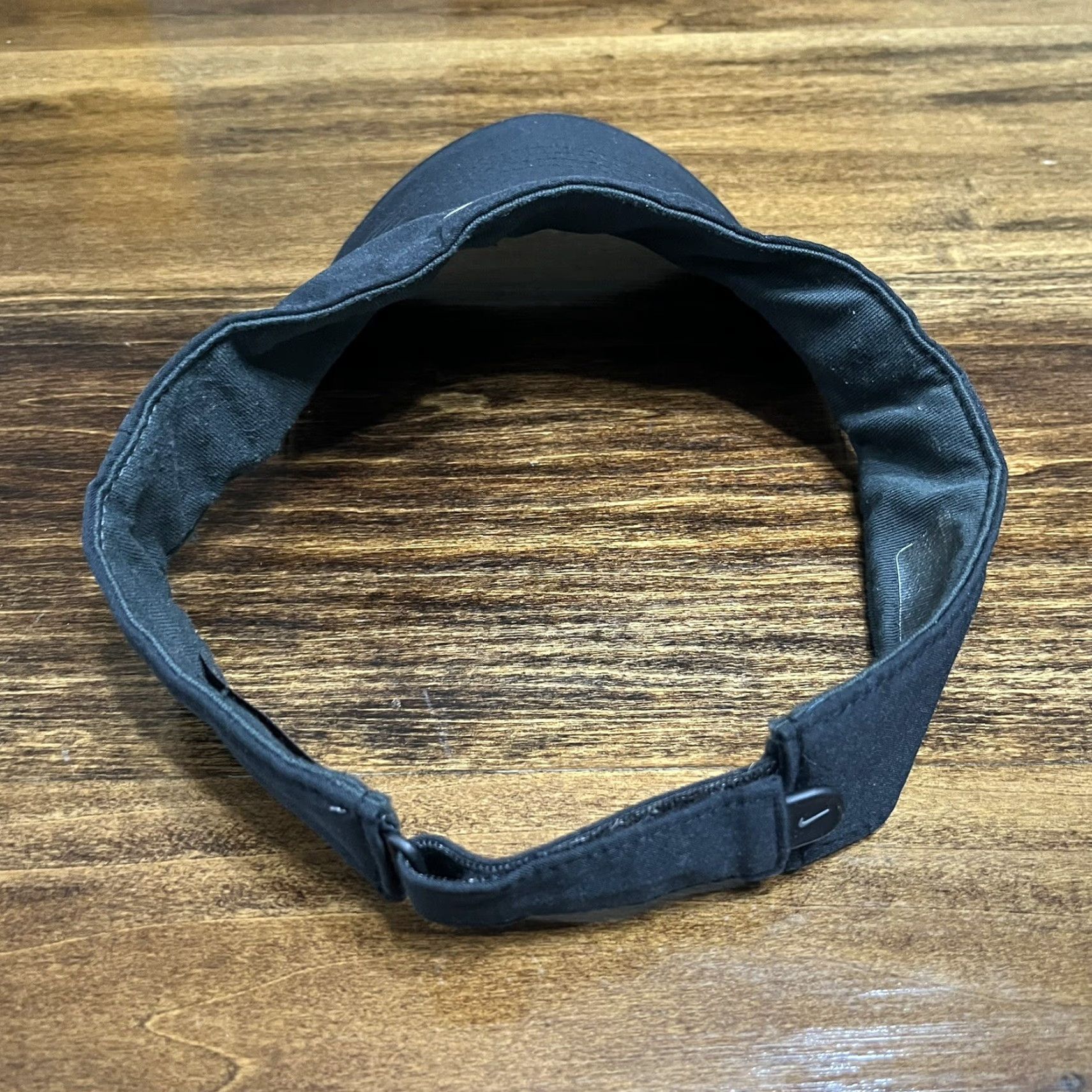 Nike Nike Visor Hat Cap Running Hiking Strap Back Black White Swoosh Dri Fit Cap Men One Size Adjustable Lightweight Breathable Outdoor Sports Casual Best Size ONE SIZE - 4 Thumbnail