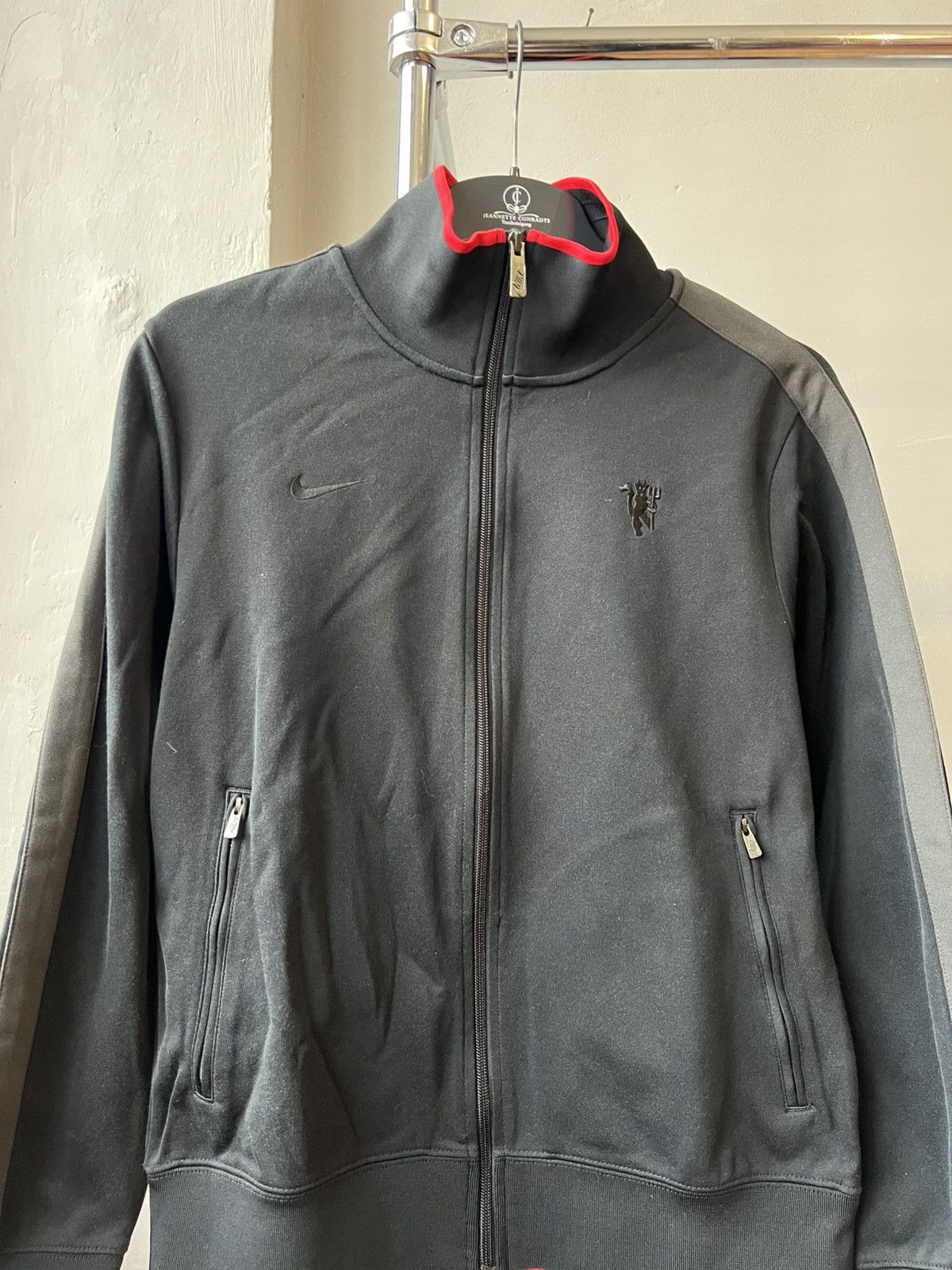 Nike 2010/11 MANCHESTER UNITED TRAINING TRACK ZIP SOCCER JACKET M Size US M / EU 48-50 / 2 - 3 Thumbnail