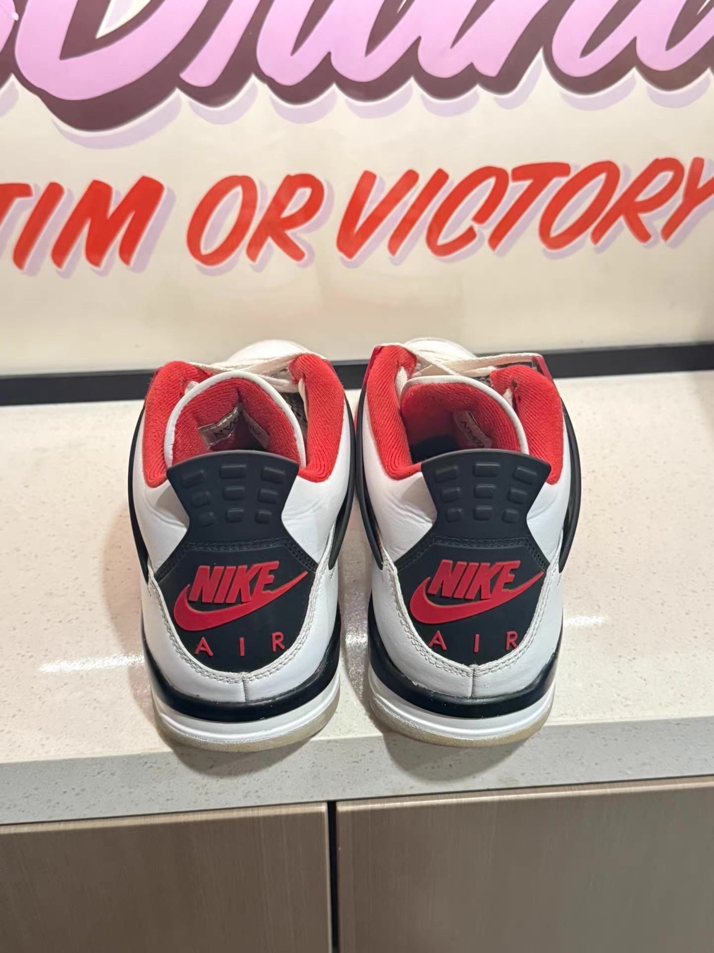 Nike Jordan Air Jordan 4 Retro Fire Red shoes。Ｑ20 Size US 8 / EU 41 - 7 Thumbnail