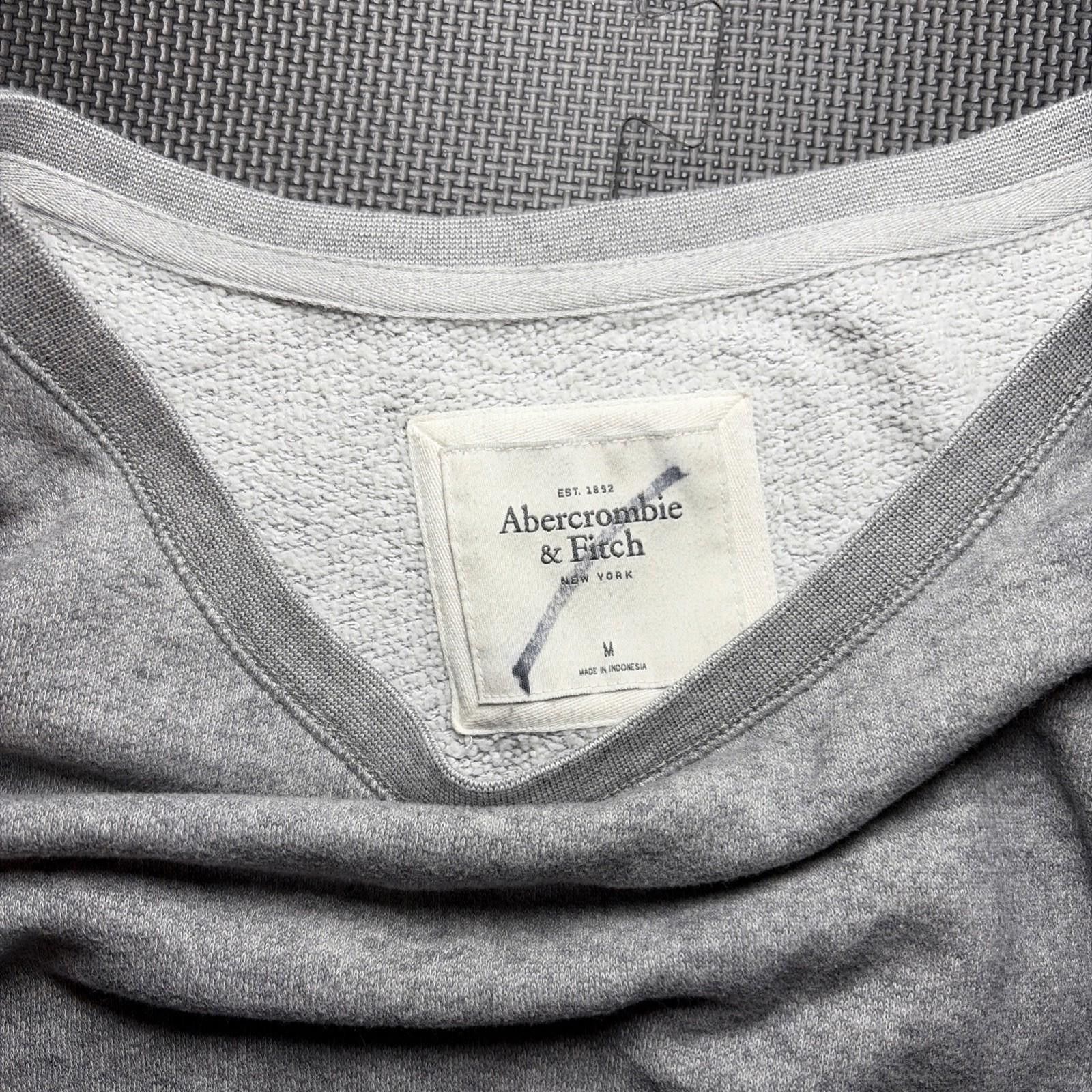 Abercrombie & Fitch Y2K Abercrombie & Fitch Womens Medium Sweater Sequin VTG Size M / US 6-8 / IT 42-44 - 5 Thumbnail