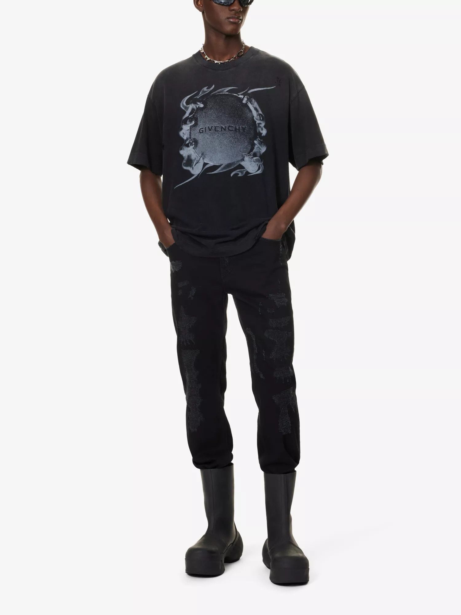 Givenchy o1srvl11e0924 Graphic-Print Faded-Cotton-Jersey T-Shirt Size US XL / EU 56 / 4 - 2 Thumbnail