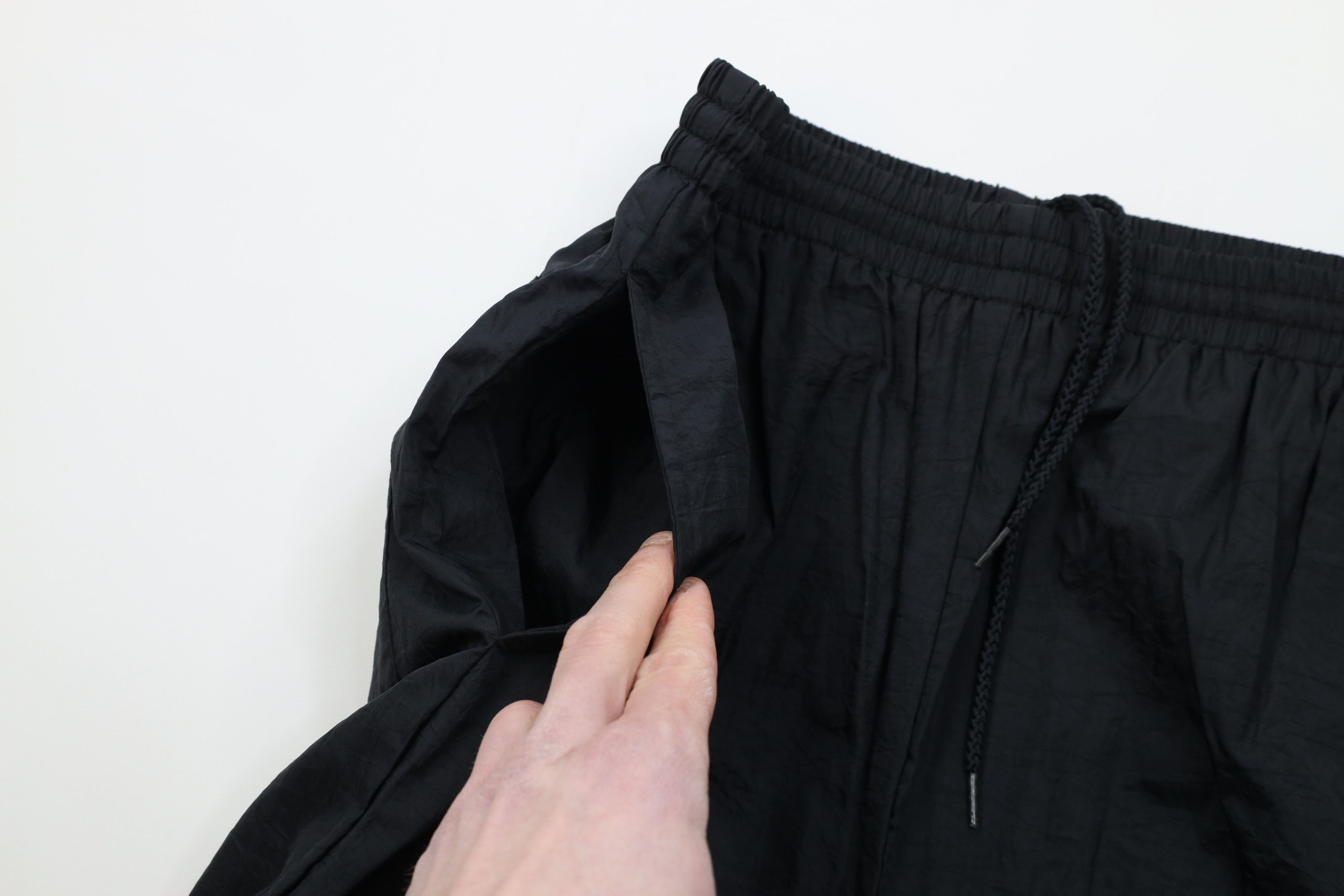 Vintage Vintage 90s Streetwear Lined Windbreaker Joggers Pants Black Size US 34 / EU 50 - 7 Thumbnail