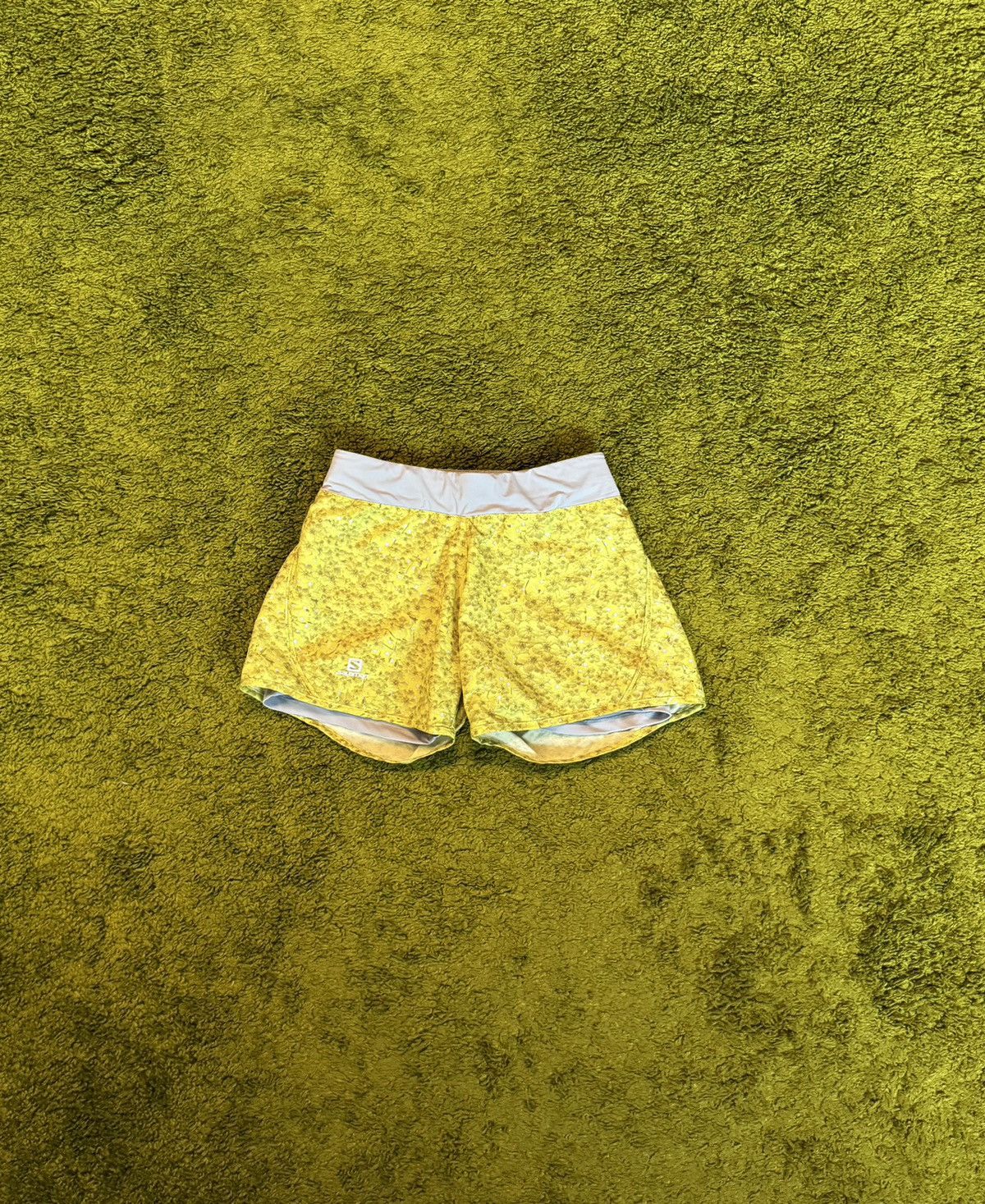 Salomon Salomon floral pattern trekking running shorts Size 27" / US 4 / IT 40 - 1 Thumbnail