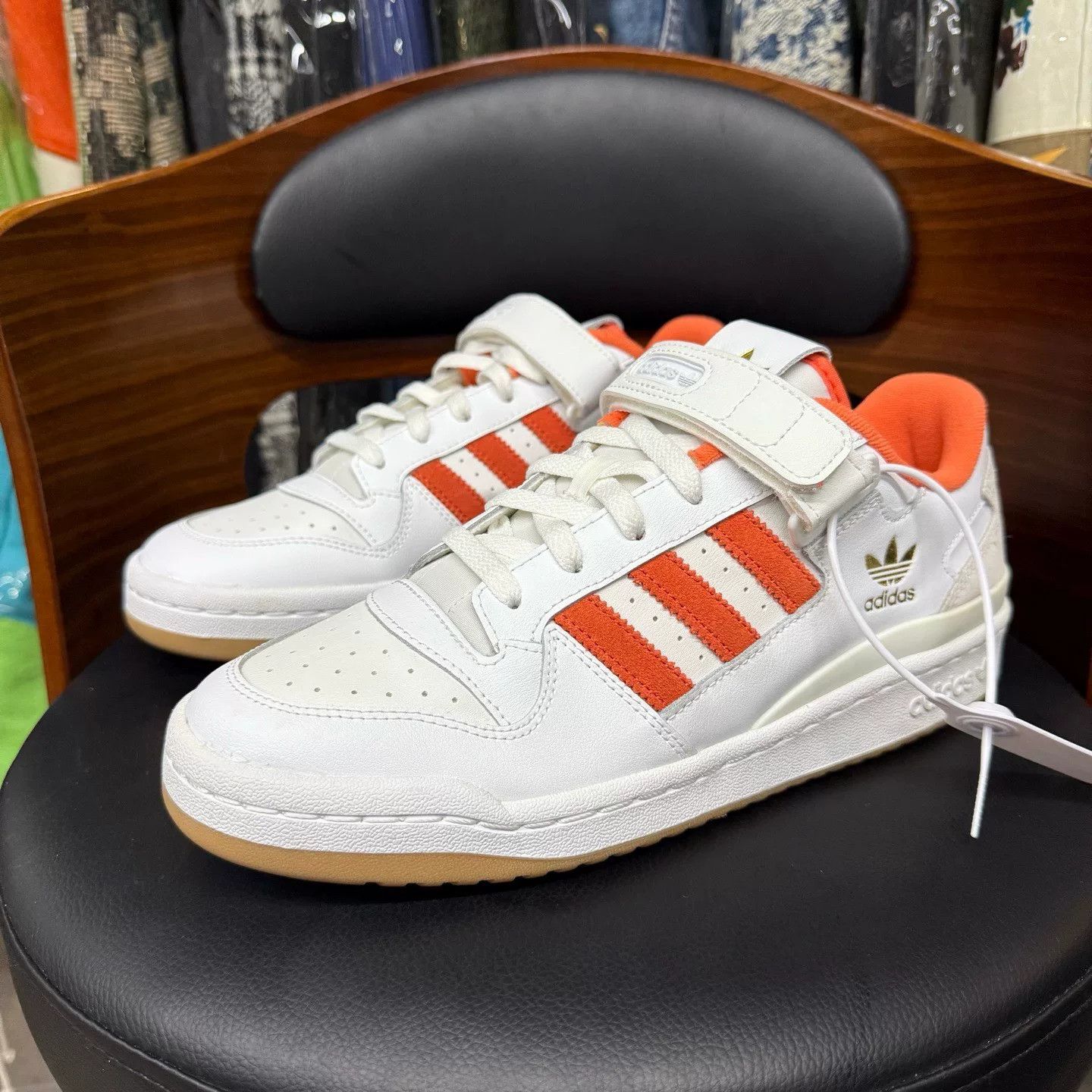 Adidas Adidas White Lowtop Sneakers 43 Men Size US 10 / EU 43 - 1 Thumbnail