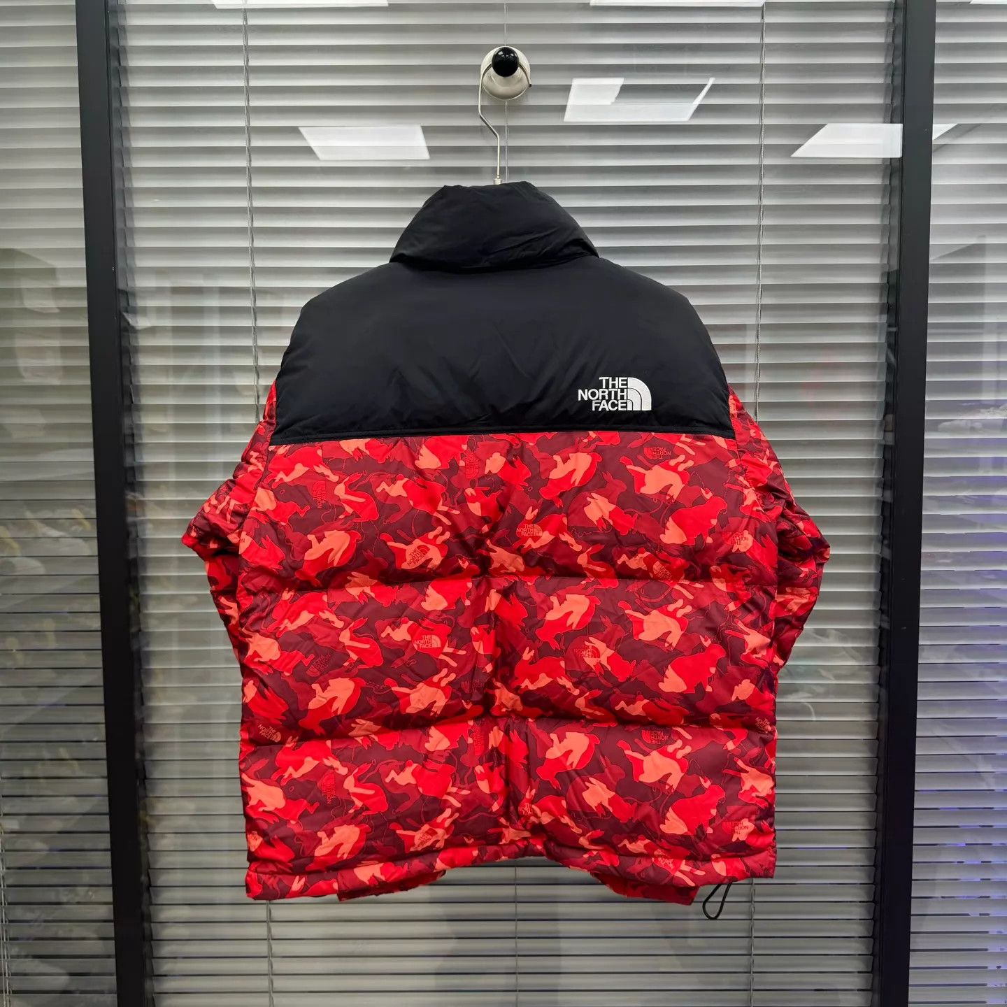 The North Face The North Face 1996 Year of the Rabbit Red M Worn Once Size US M / EU 48-50 / 2 - 2 Thumbnail