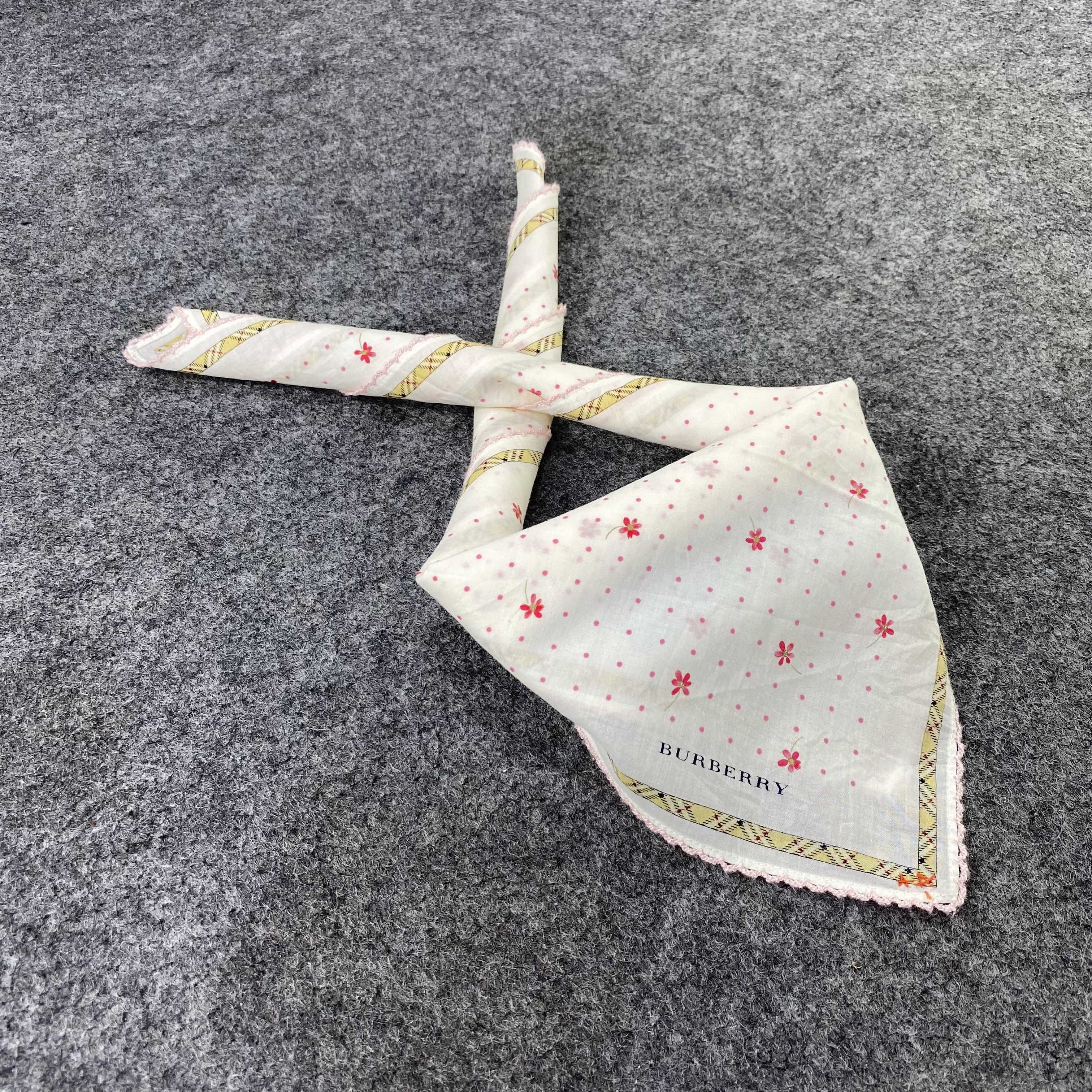 Burberry Burberry Handkerchief / Bandana / Neckerchief-B1178 Size ONE SIZE - 1 Thumbnail