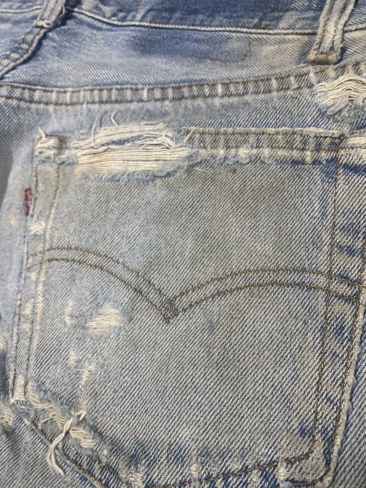 Levi's Vintage Clothing FIRE 🔥 VINTAGE 70s 80s LEVIS 501 DESTROY DISTRESSED RIPPED Size US 32 / EU 48 - 20 Thumbnail