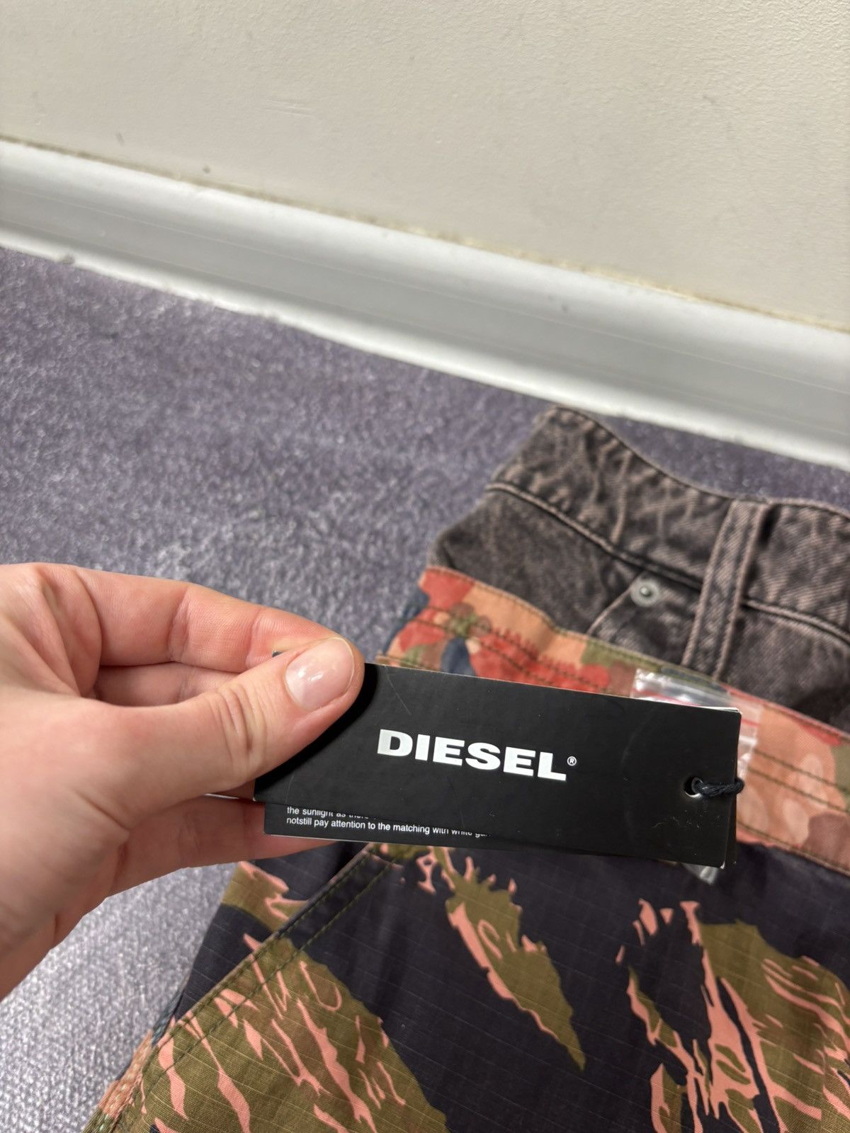 Diesel Diesel P-Giu NWT Women’s Field Camo Double Waist Cargo Pants Size 23" - 8 Thumbnail