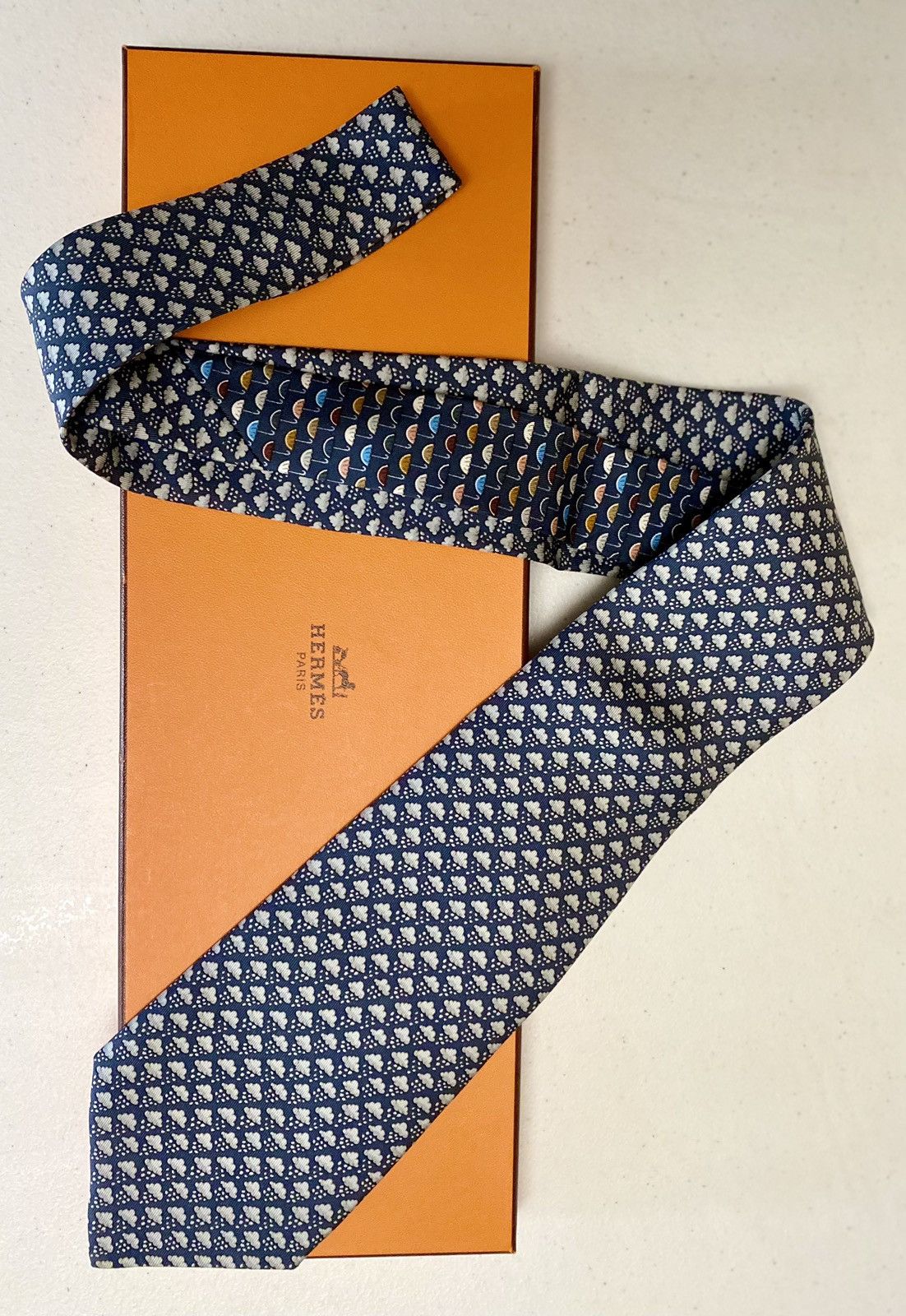 Hermes Hermès 🇫🇷 Blue Rainy Day Cover 5616 MA Vintage Print Tie NWT Size ONE SIZE - 8 Thumbnail