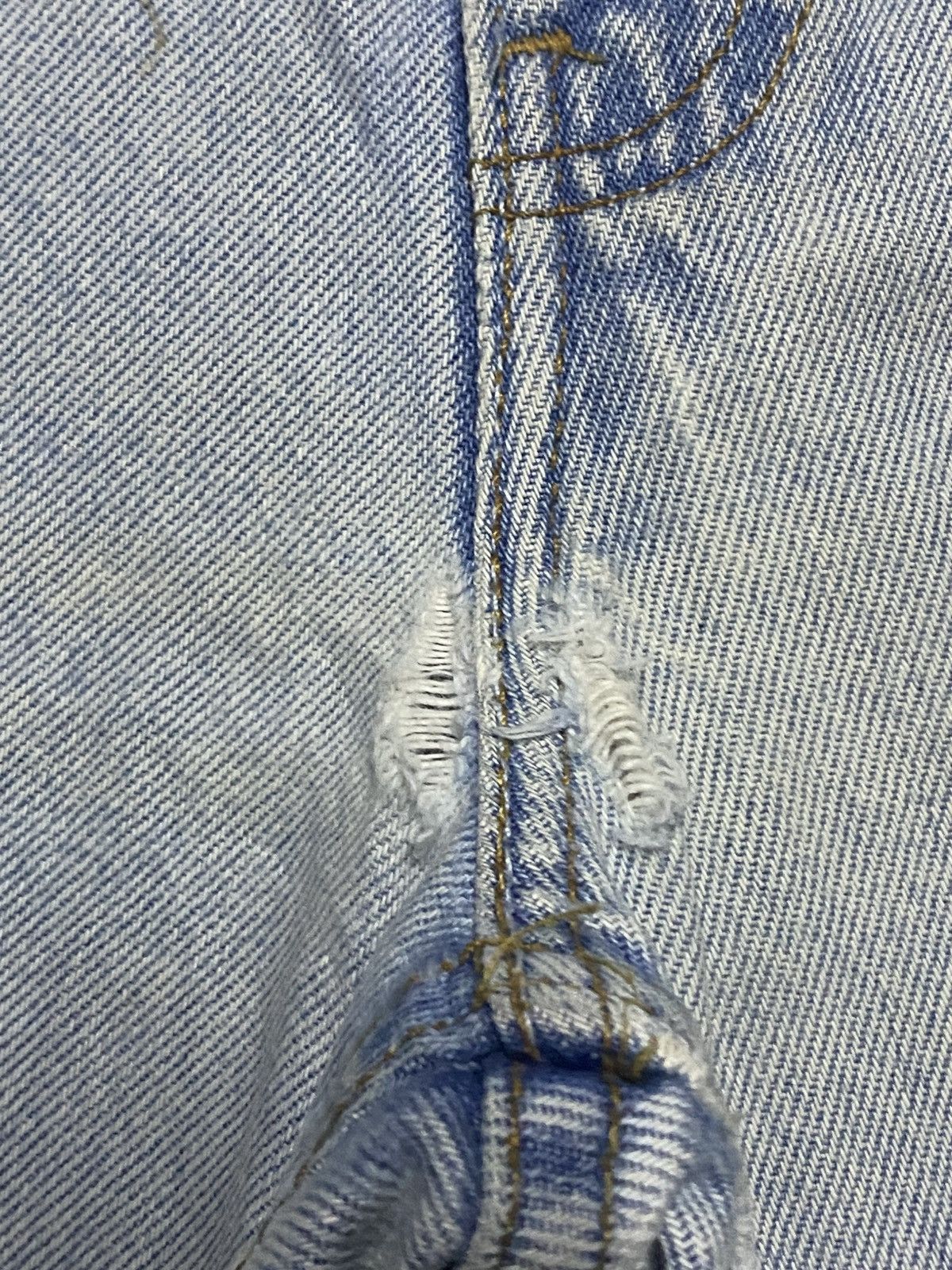 Levi's Vintage Levis 550 Light Wash Distressed Jeans Size US 38 / EU 54 - 10 Thumbnail