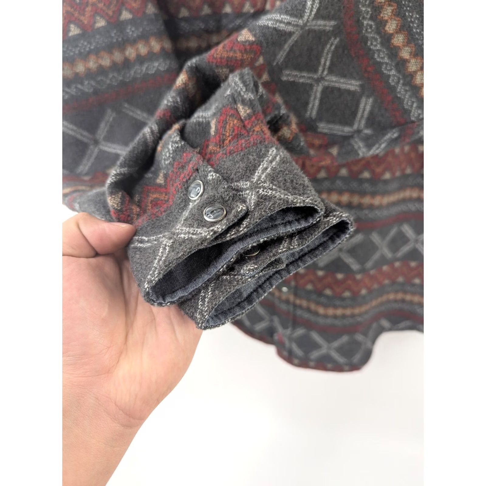 Cody James Cody James Shirt Mens L Southwestern Pearl Snap Long Sleeve Shacket Flannel Color: Gray Red Size US L / EU 52-54 / 3 - 3 Thumbnail