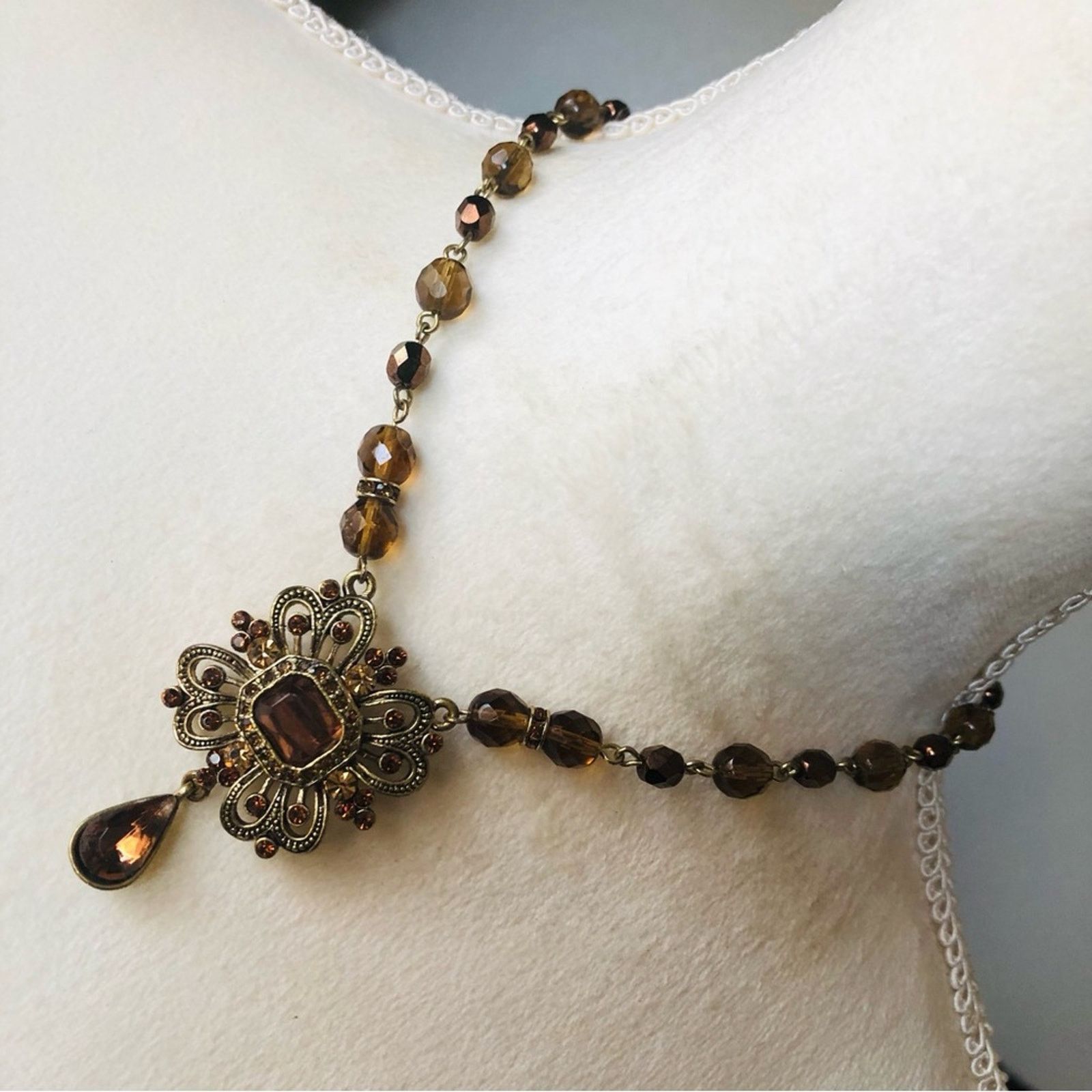 Vintage Vintage Avon brown topaz elegant chandelier style necklace Size ONE SIZE - 1 Thumbnail