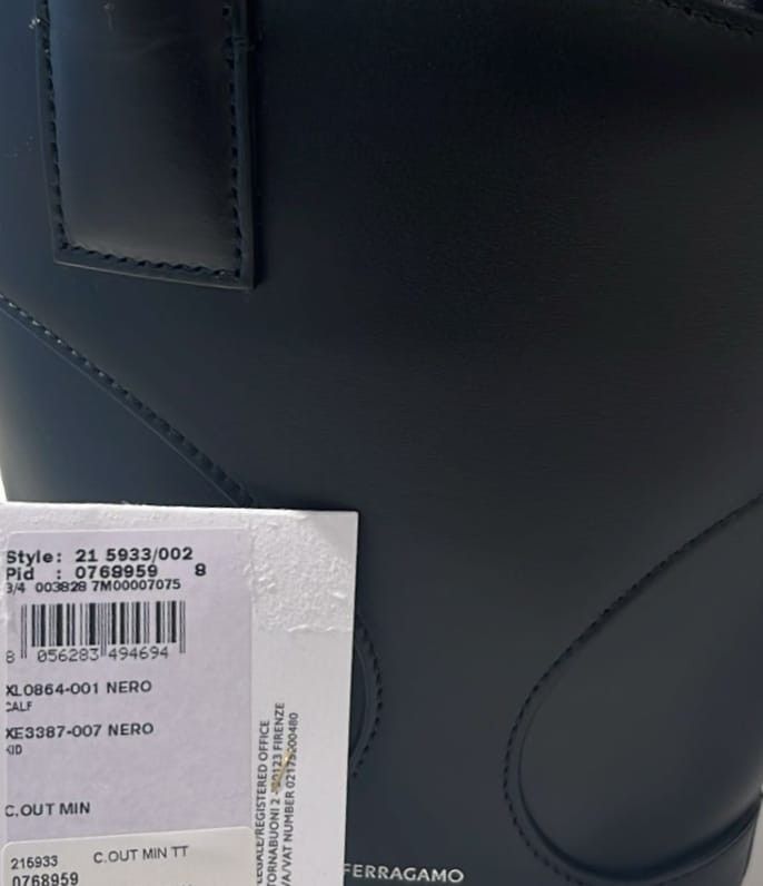 Salvatore Ferragamo o1s1rm0824 Size: OS / Cut-Out Mini Shoulder Bag in Black Size ONE SIZE - 8 Thumbnail