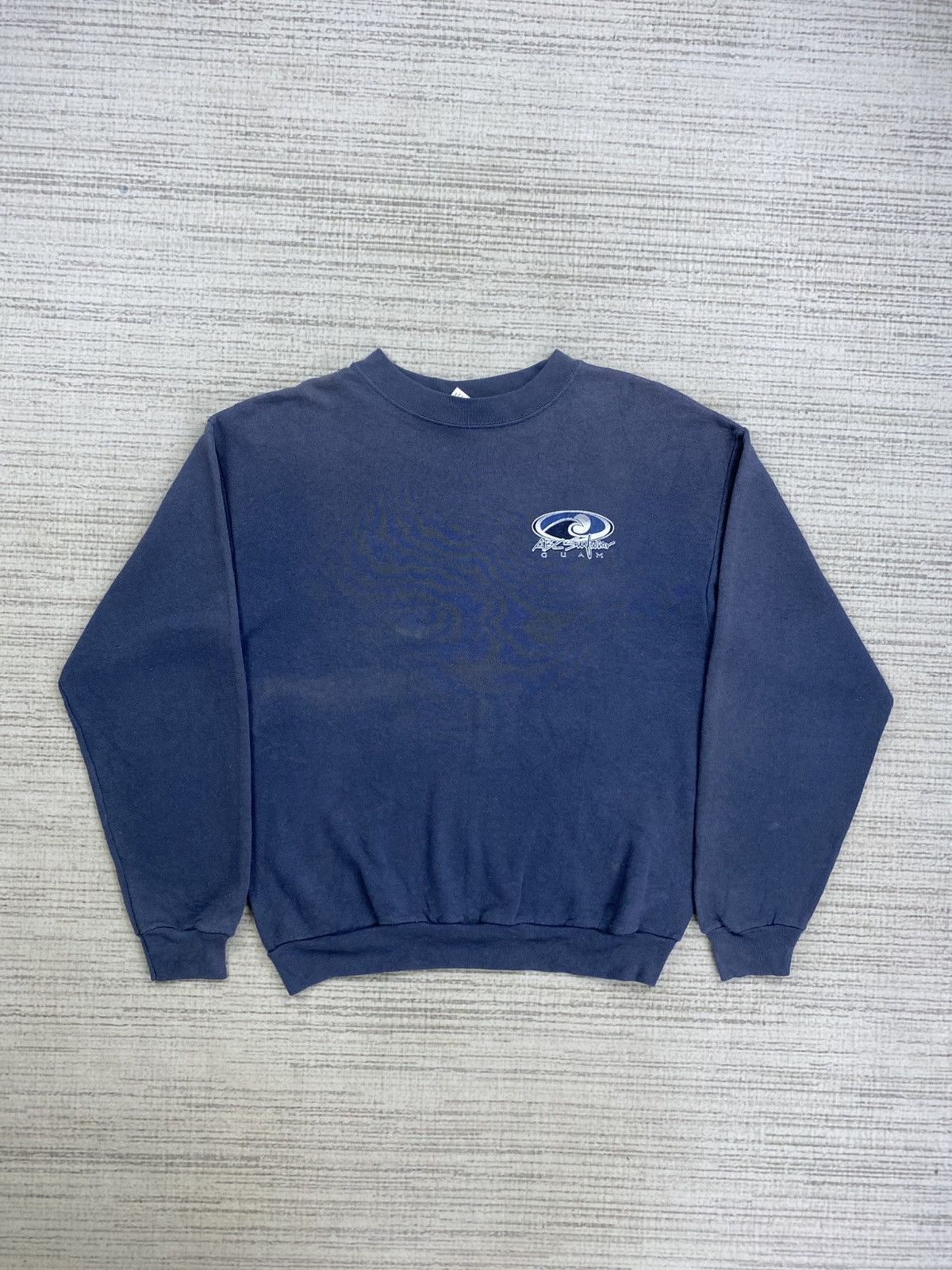 Vintage Vintage 90s ABC Surf Wear GUAM Faded Sweatshirt Size US M / EU 48-50 / 2 - 2 Thumbnail