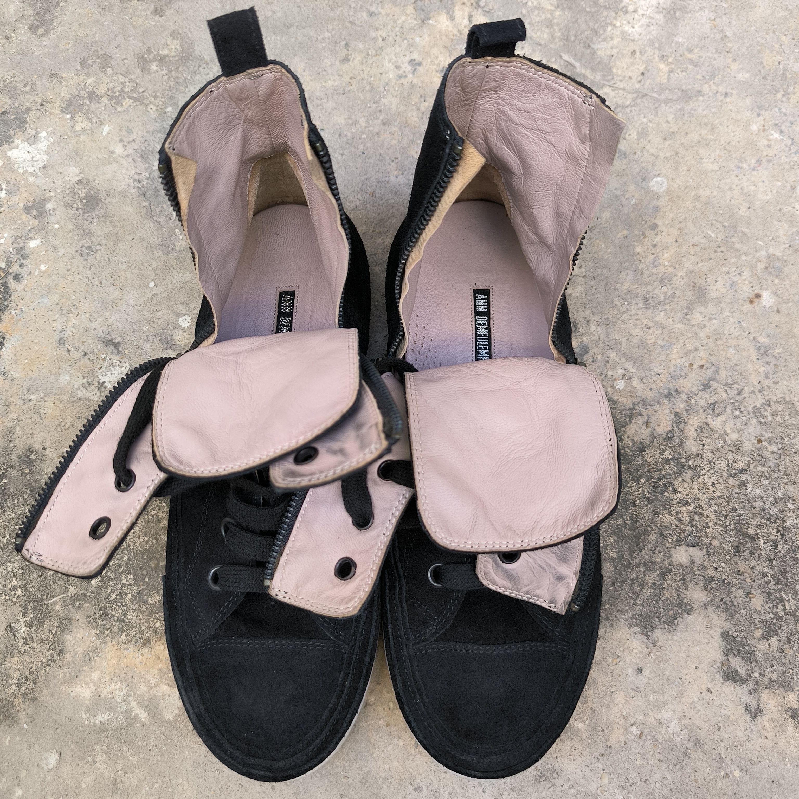 Ann Demeulemeester ANN DEMEULEMEESTER "SCAMOSCIATO GLICINE + NERO" Size US 7 / EU 40 - 8 Thumbnail