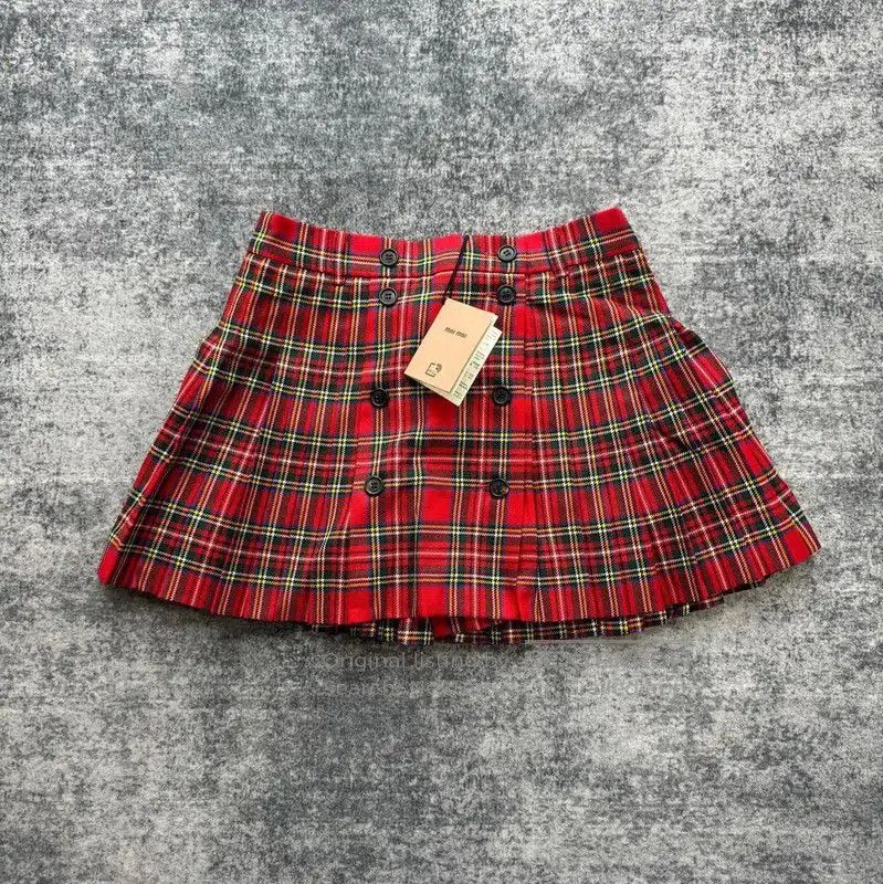Miu Miu Miu Miu Red Wool Pleated Skirt . Size 28" / US 6 / IT 42 - 1 Thumbnail