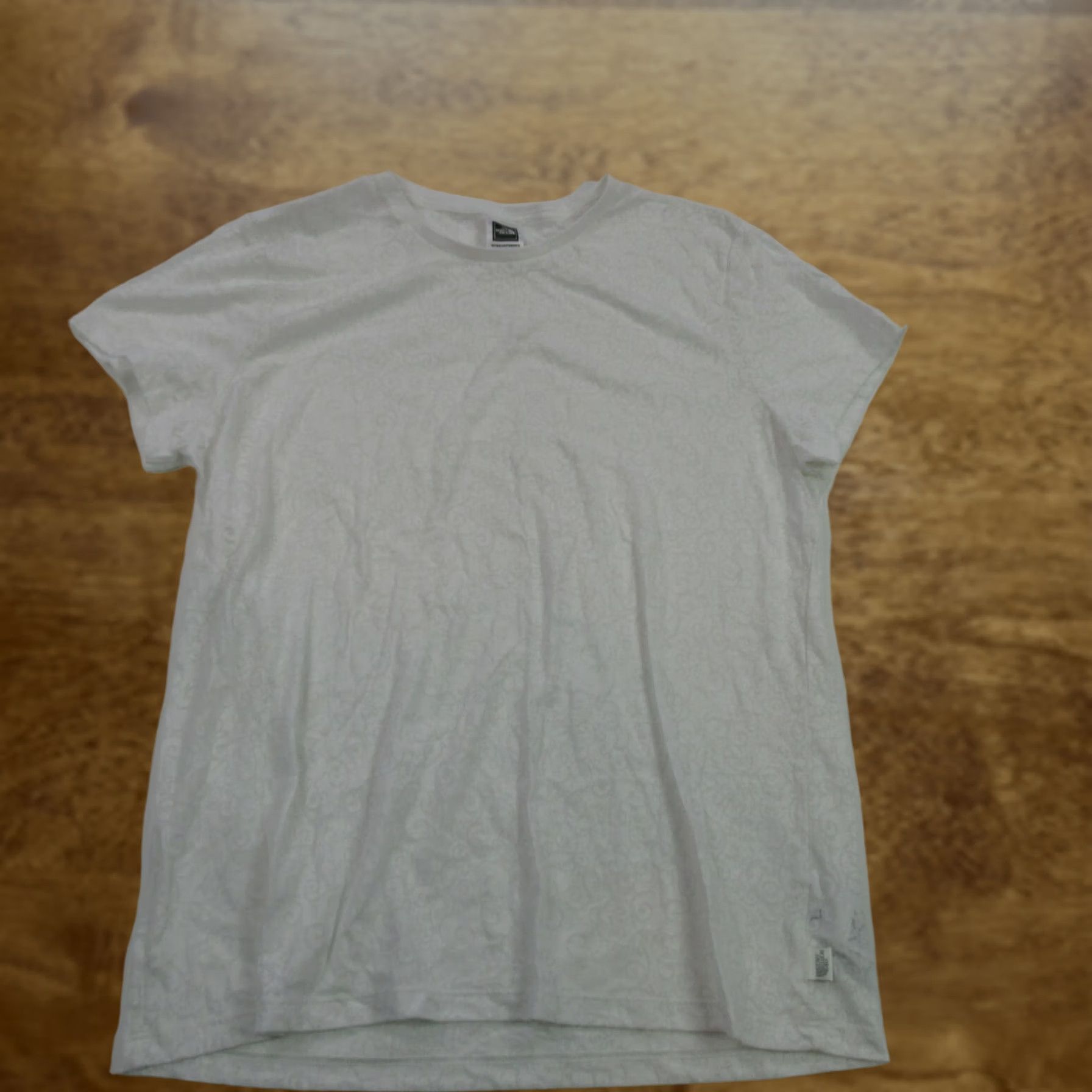 The North Face The North Face Shirt Womens XL Short Sleeve Casual Crew Neck Workout Gym White Size XL / US 12-14 / IT 48-50 - 1 Thumbnail