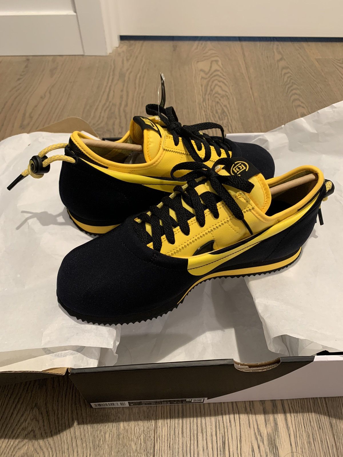 CLOT × Nike Nike x Clot “CLOTEZ” Yellow/Black Bruce Lee Size US 9 / EU 42 - 1 Thumbnail