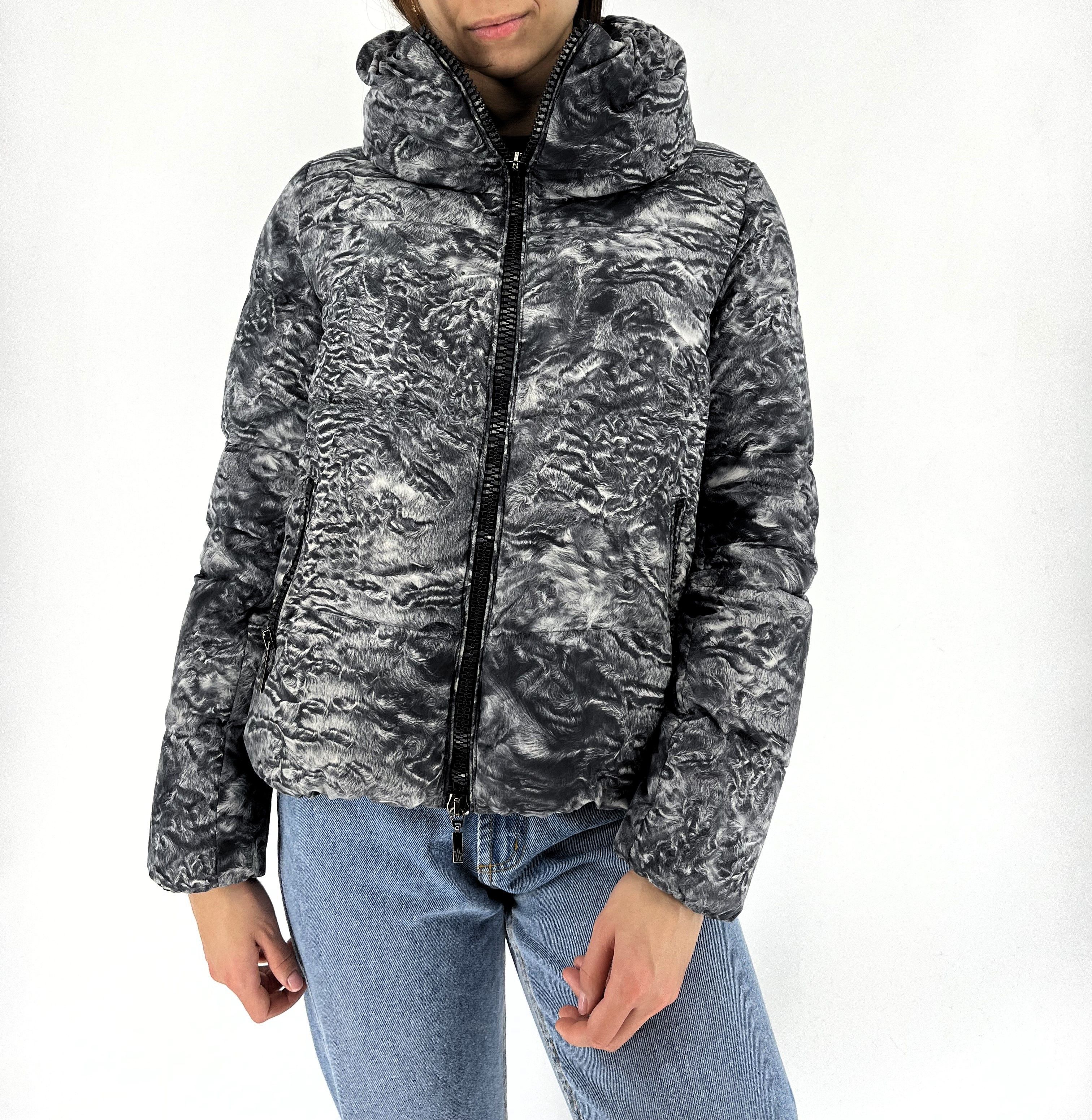 Luxury × Moncler × Rare Women