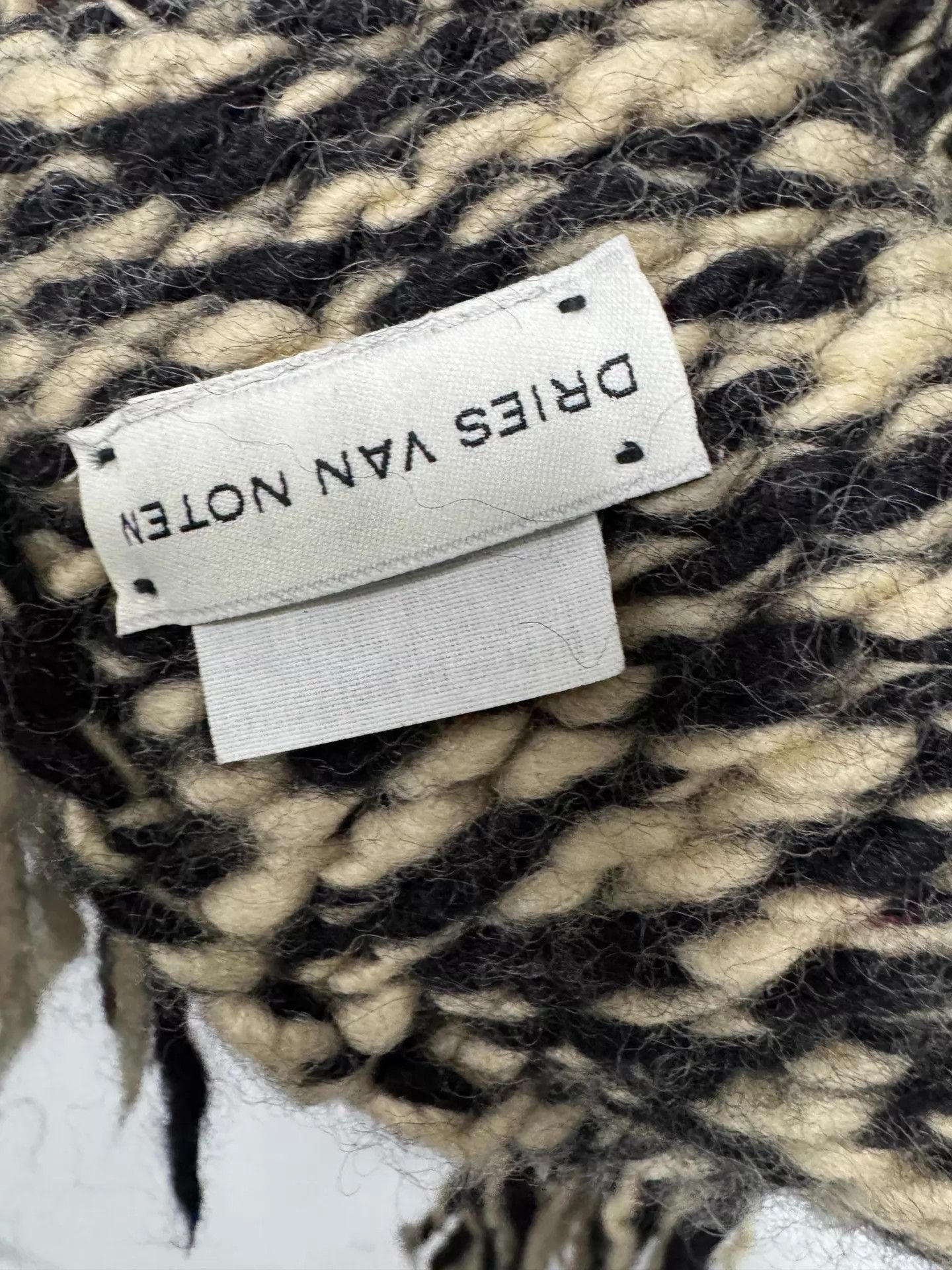 Dries Van Noten DRIES VAN NOTEN Fringe Wool Shawl Black/White Size ONE SIZE - 2 Thumbnail