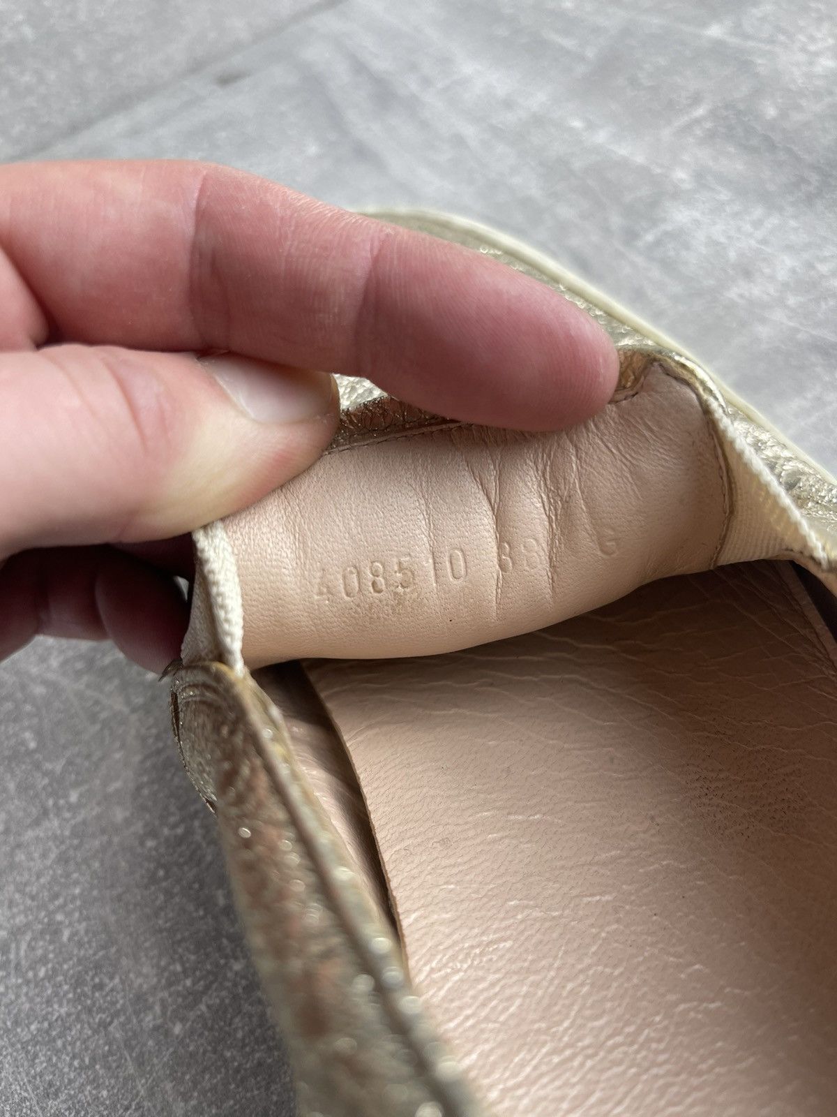Gucci Gucci Metallic Gold Textured Leather Slip On Sneakers Size US 8 / IT 38 - 10 Thumbnail